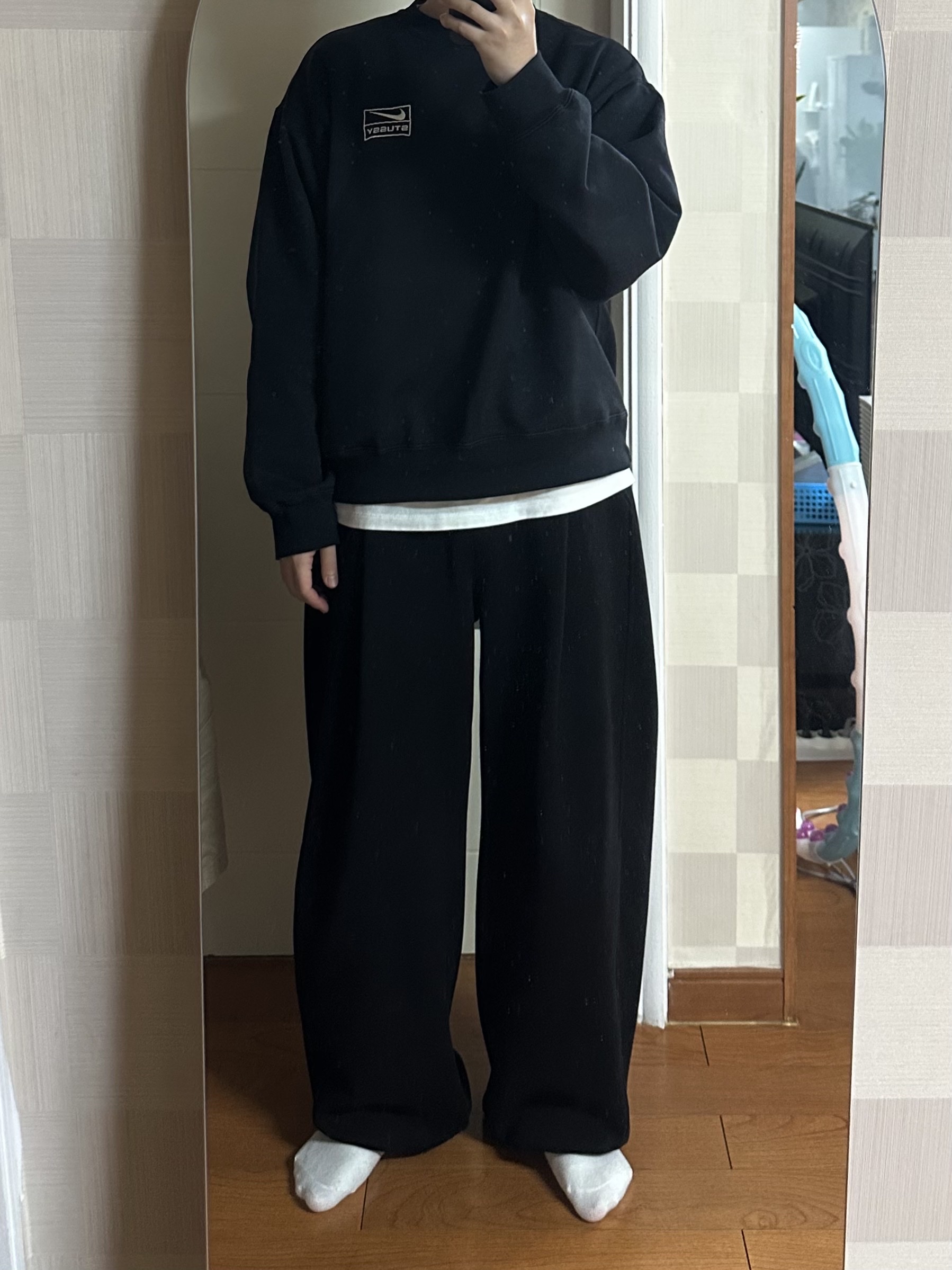Nike x Stussy NRG Washed Fleece Crewneck Black (DO5310-010) 착용 스타일