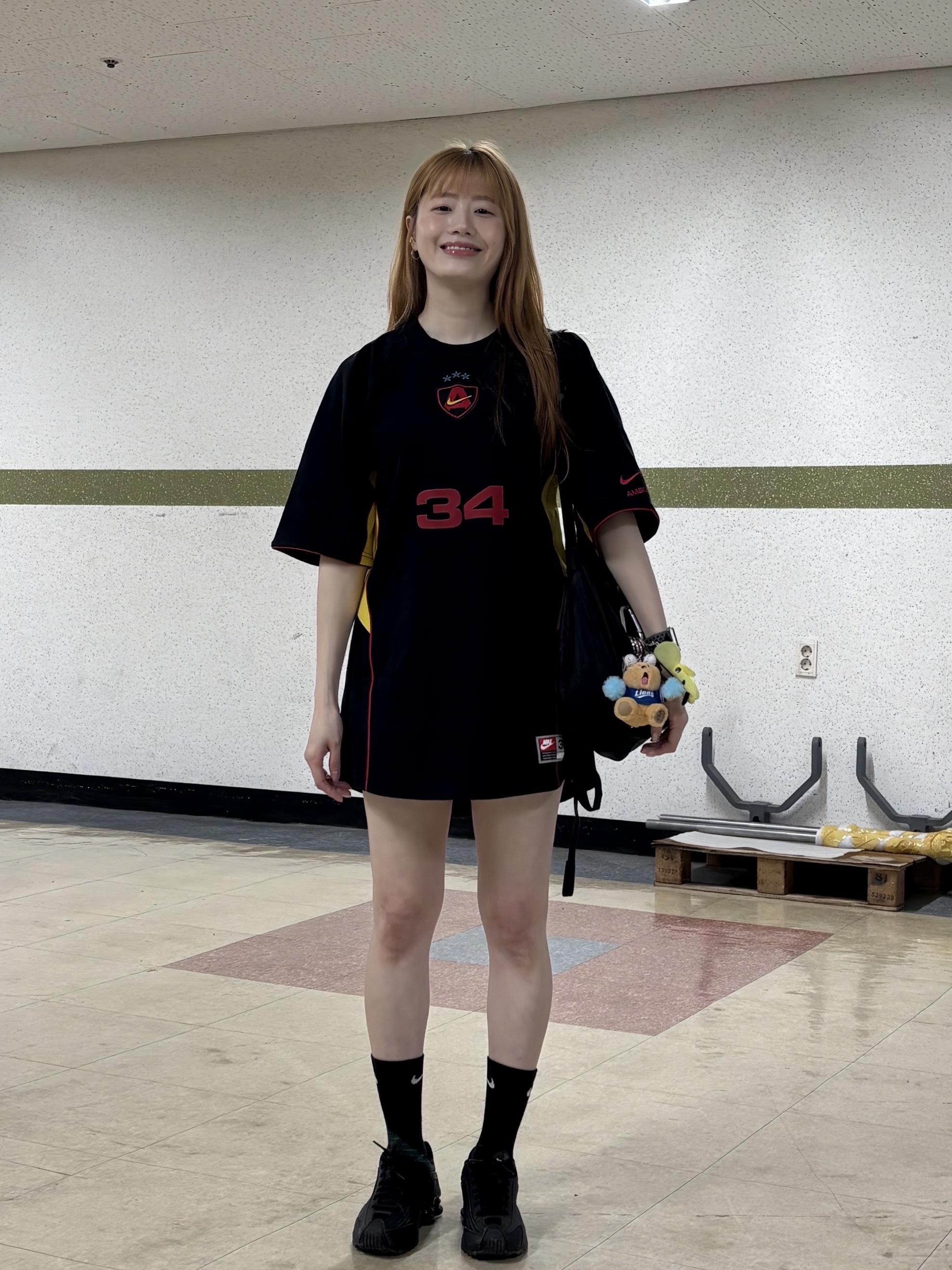 Nike x Ambush Jersey Top Black - Asia, (W) Nike Shox R4 Black 착용 스타일 - 1