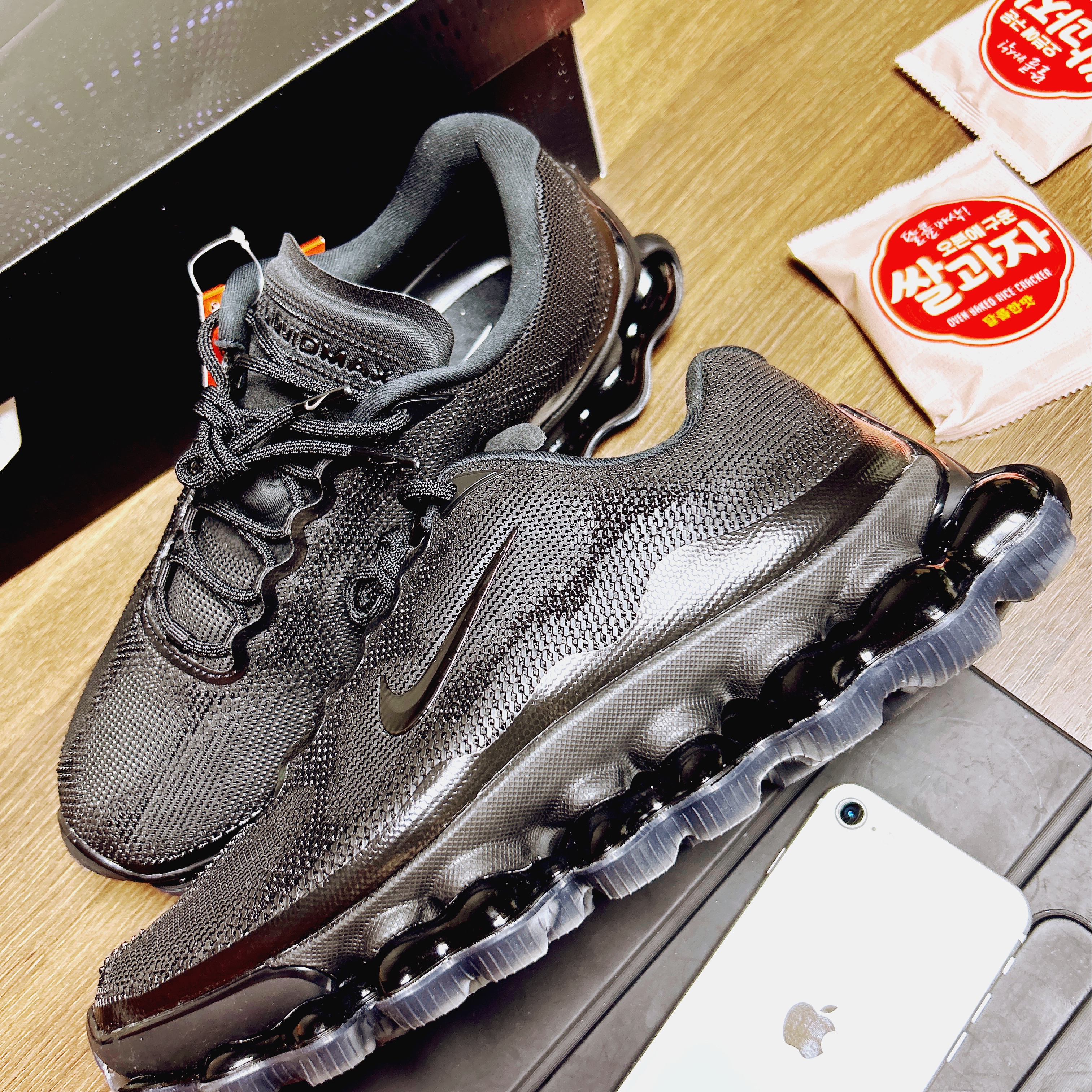 Nike Air Liquid Max Black 착용 스타일 - 1