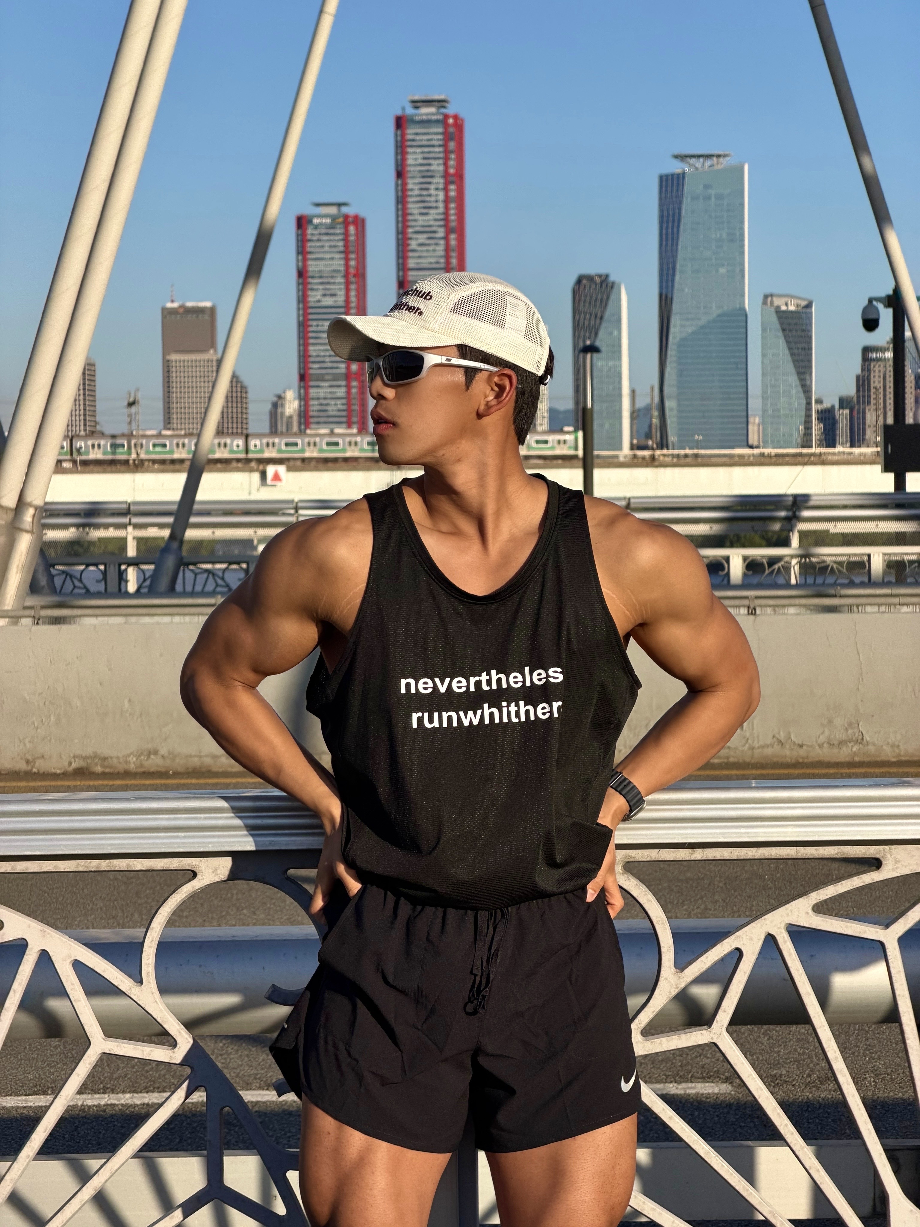 [KREAM 단독] RWR x MEHR Mesh Cap Ivory, [KREAM 단독] runwhither Racing Singlet Black 착용 스타일 - 1