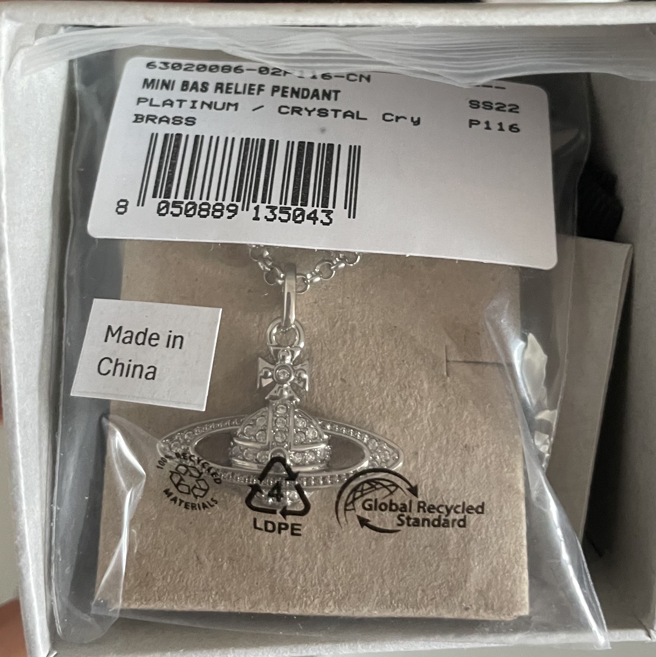 Vivienne Westwood Mini Bas Relief Pendant Silver 착용 스타일