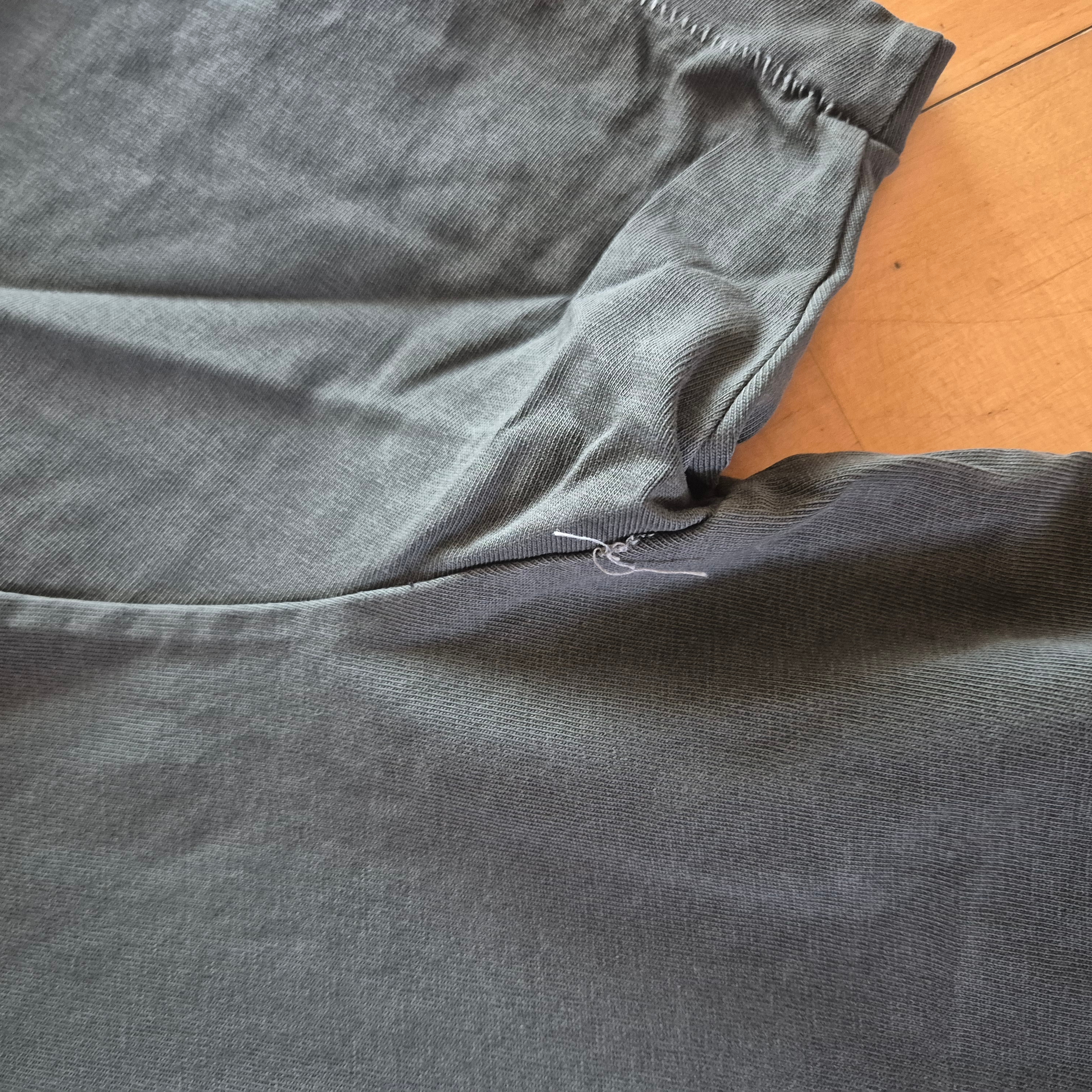 Punch Drunk Parties Hurt Logo Garment Dyed Tee Charcoal 착용 스타일 - 2