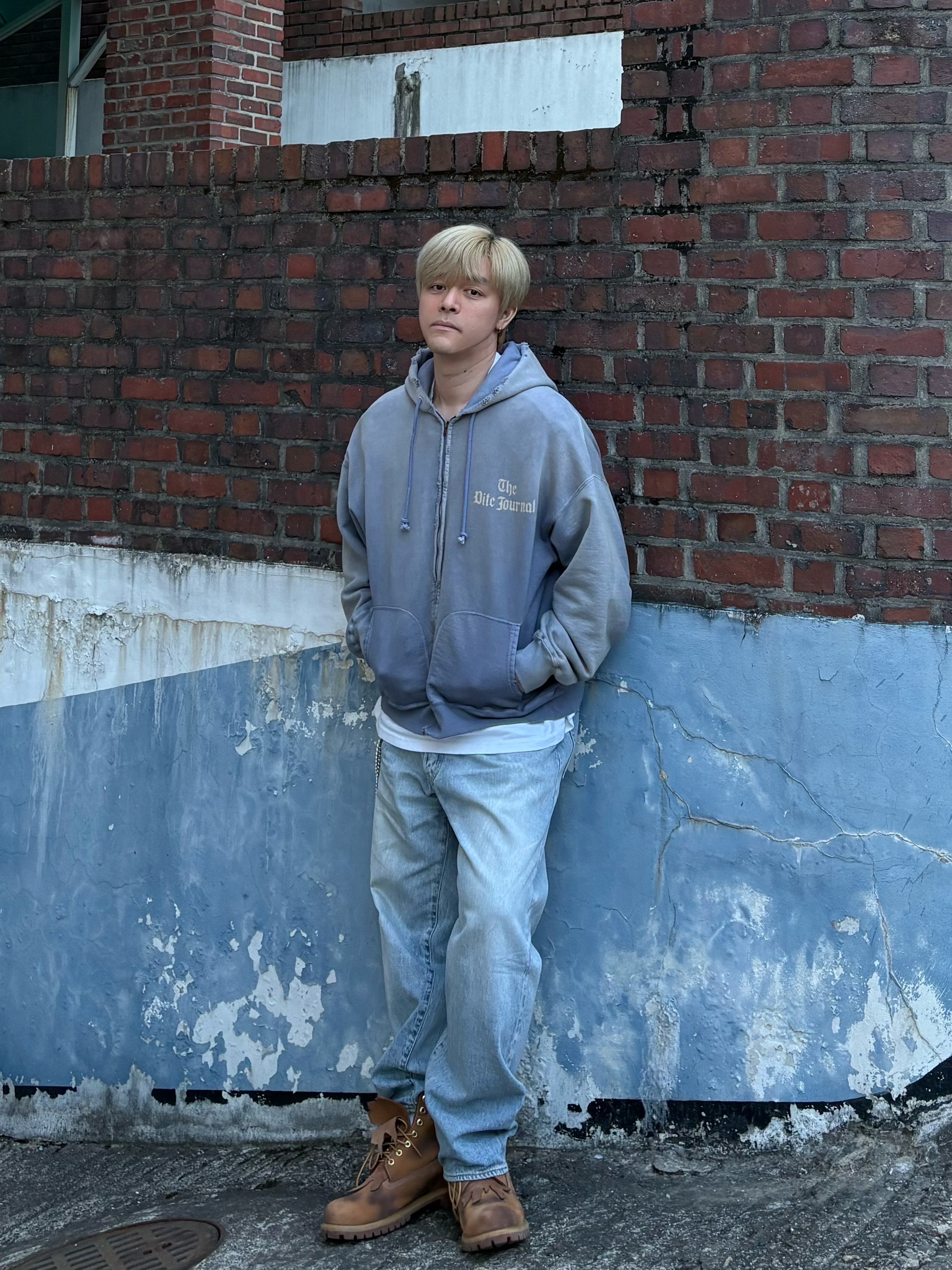 Comoli 5P Denim Pants Bleach - 23SS, Timberland x Surgery 6 inch Boot Yellow - Wide 착용 스타일 - 1