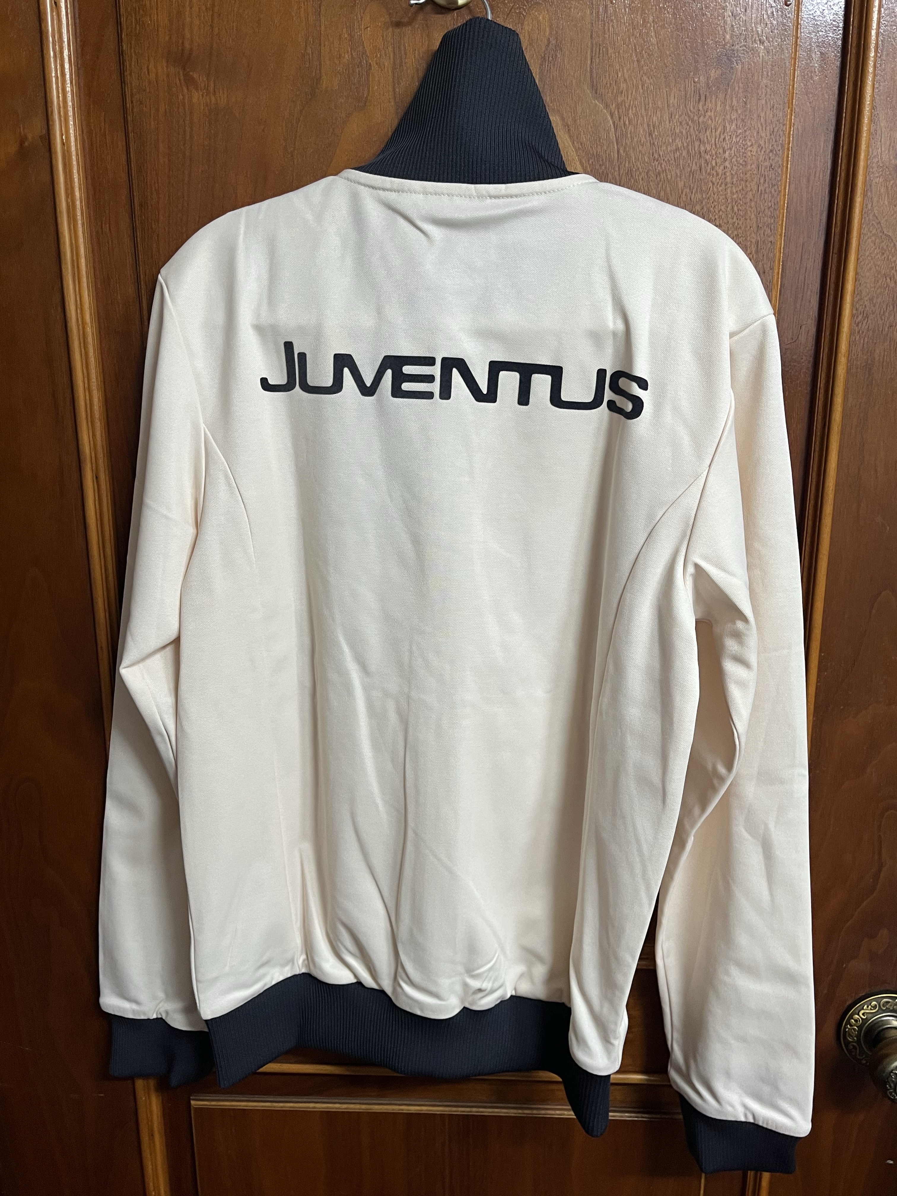 Adidas Juventus Originals Track Top Wonder White - US Sizing, Adidas German Beckenbauer Track Top Off White - KR Sizing 착용 스타일 - 2