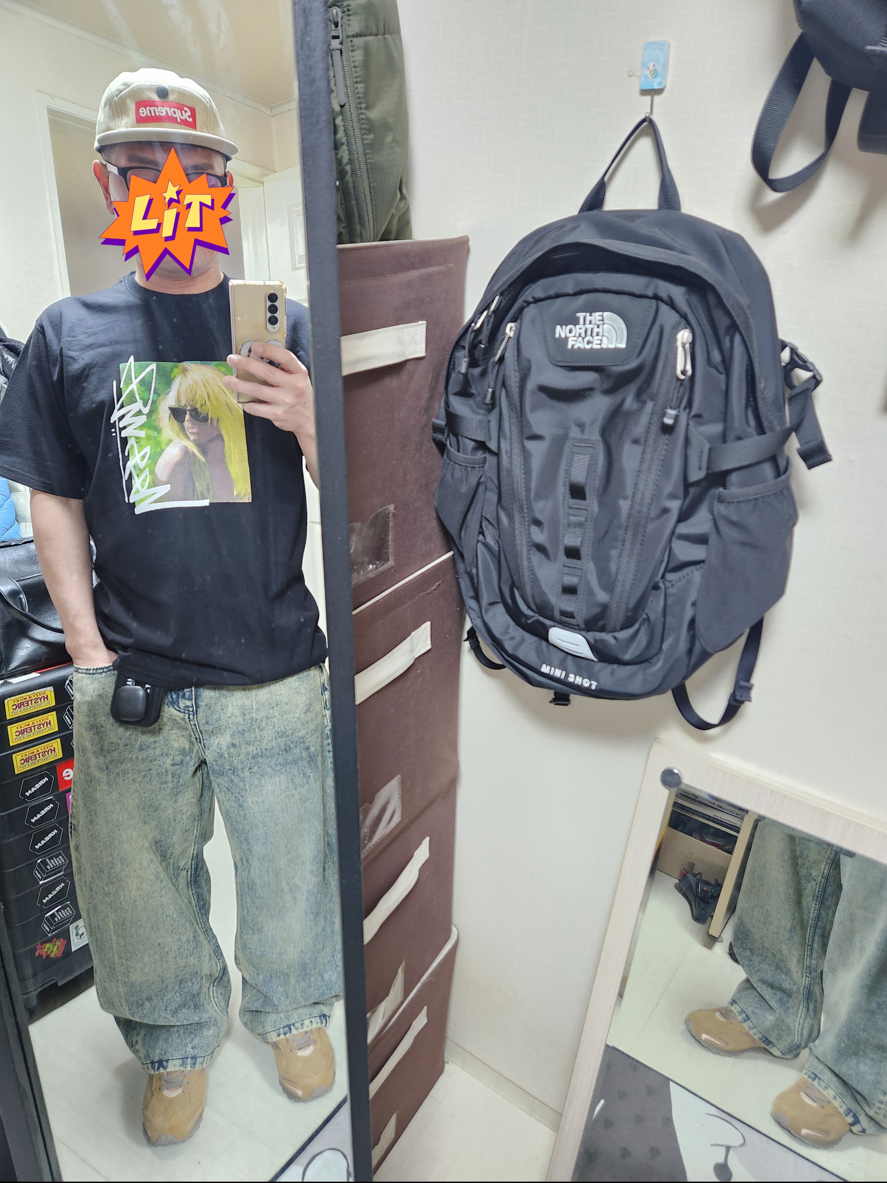 Mizuno LG 60S 2K Brown, Stussy Laura T-Shirt Black 착용 스타일