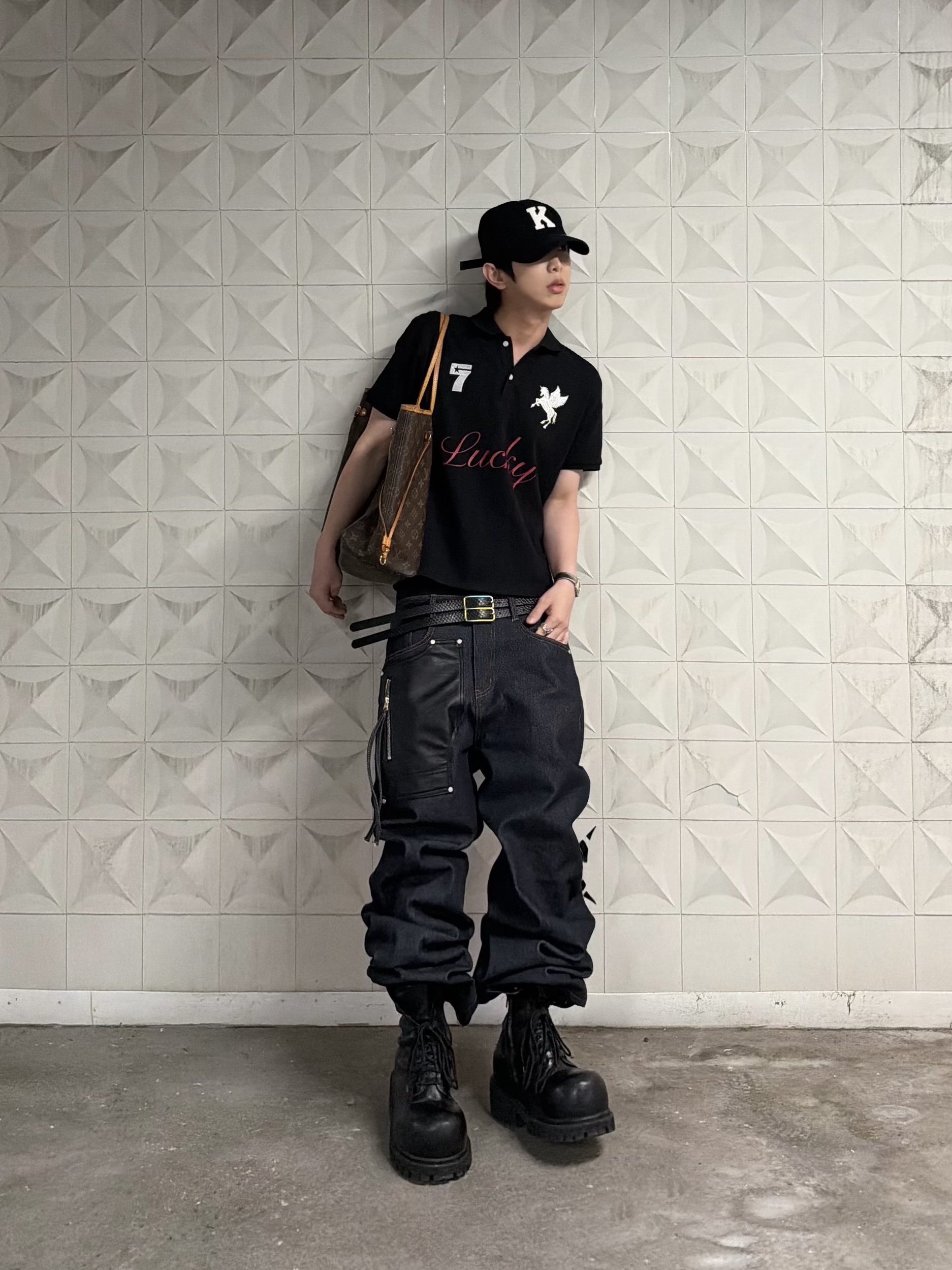 [KREAM 단독] Kamien x KOIN SEOUL K Logo Ball Cap Black, Kamien x KOIN SEOUL K Logo Ball Cap Black 착용 스타일 - 4