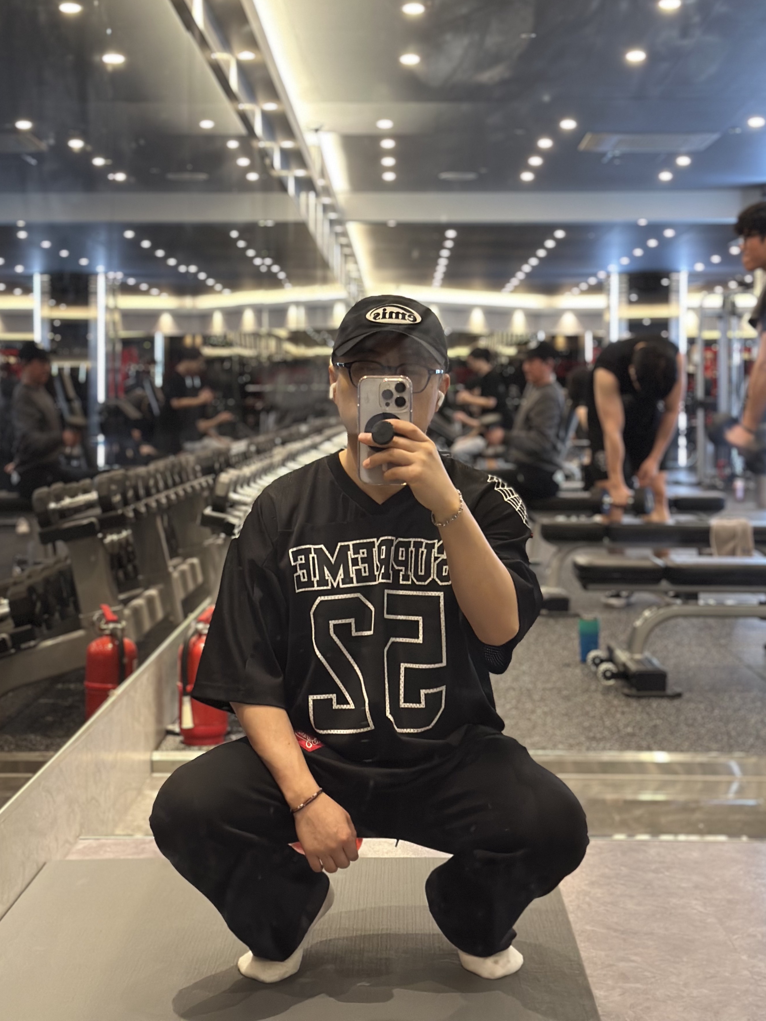 Supreme Spiderweb Football Jersey Black - 24SS 착용 스타일