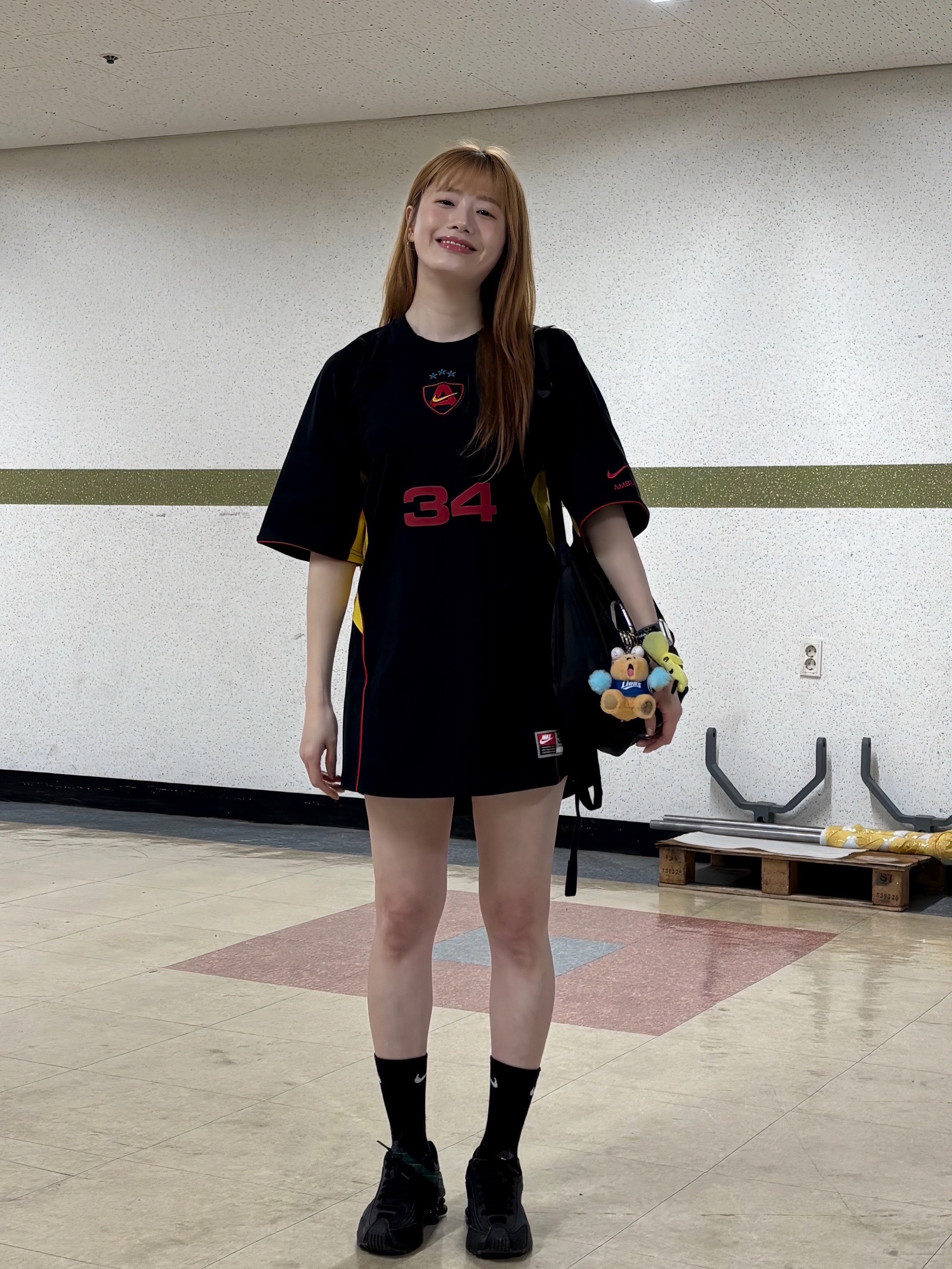Nike x Ambush Jersey Top Black - Asia, (W) Nike Shox R4 Black 착용 스타일 - 4