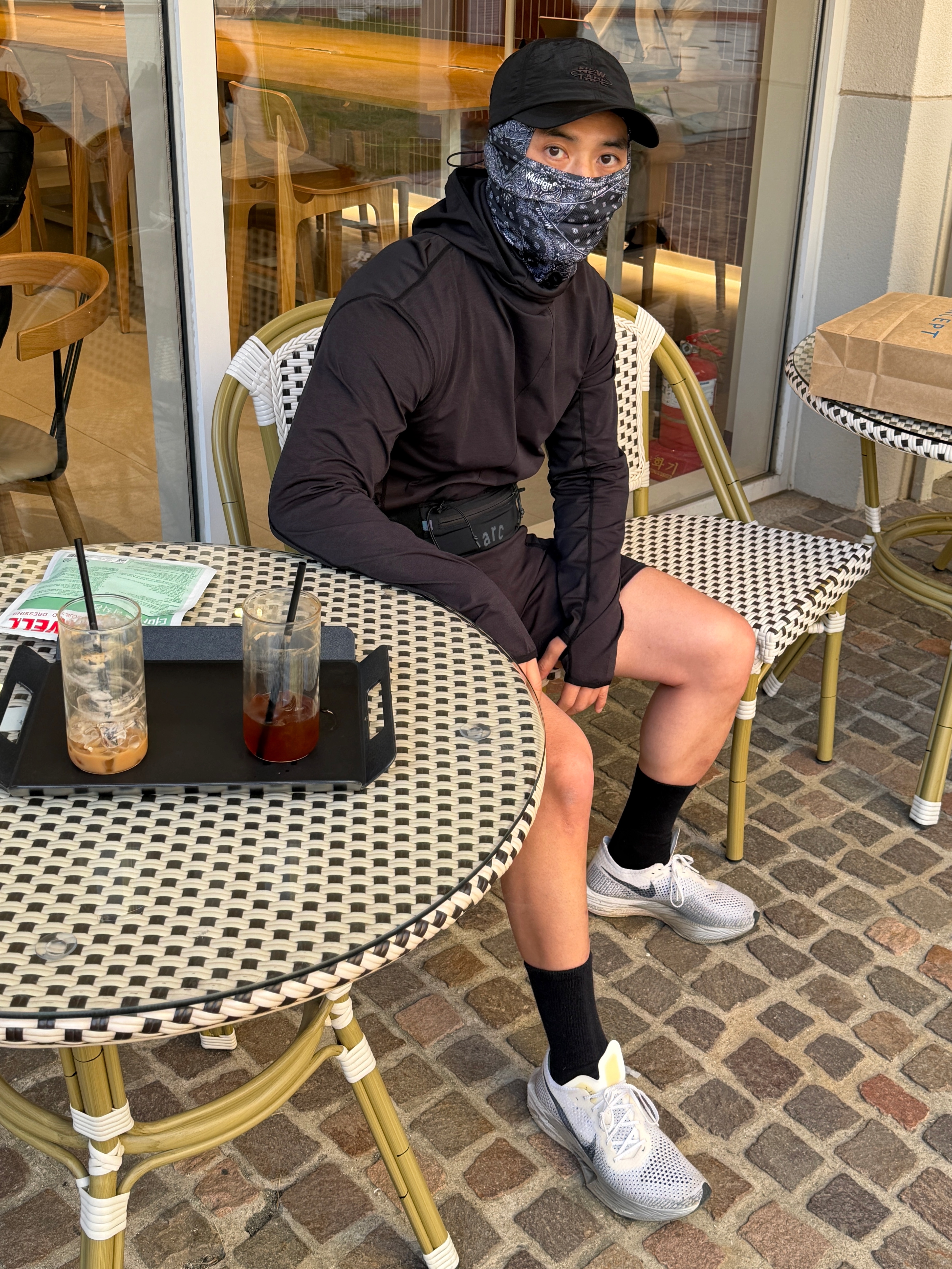 (W) Adidas Adizero EVO SL Cloud White Core Black, Nike ZoomX Vaporfly Next% 3 White Grey 착용 스타일 - 3