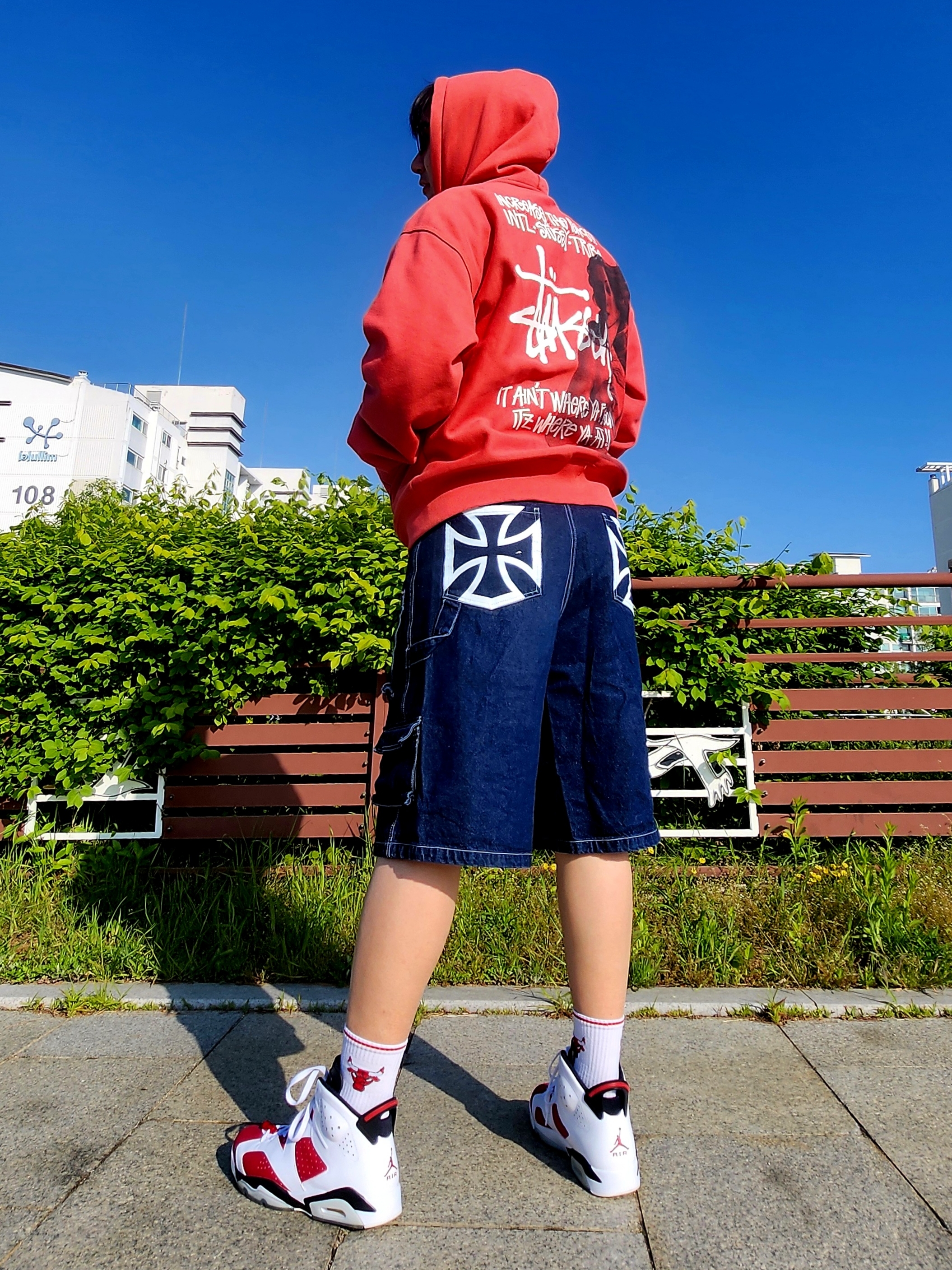 Jordan 6 Retro Carmine 2021, Flavorism Carpenter Bermuda Denim Pants Indigo 착용 스타일