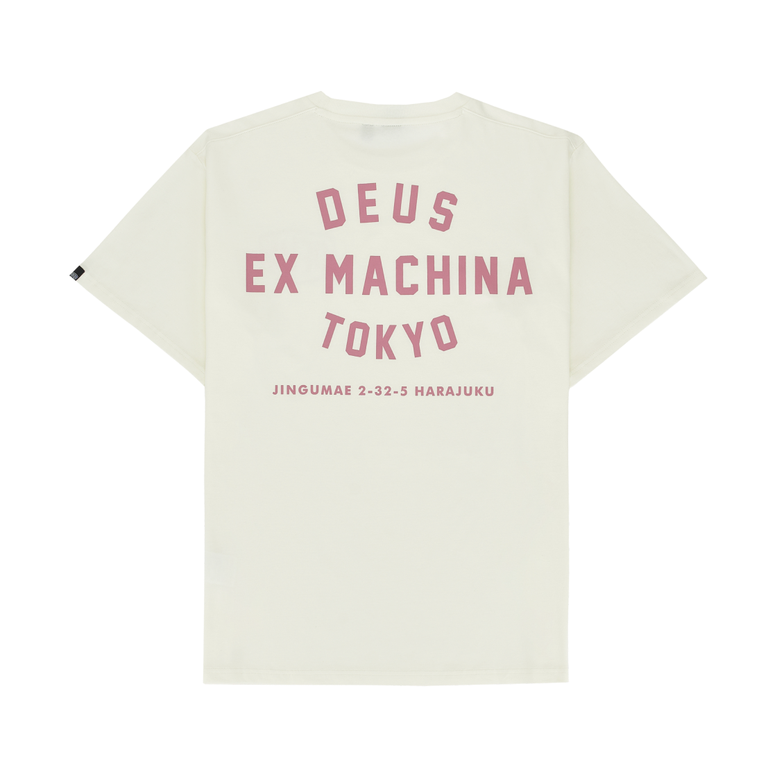 데우스 엑스 마키나 도쿄 컬리지 어드레스 티셔츠 아이보리(Deus Ex Machina Tokyo College Address T-Shirt Ivory)