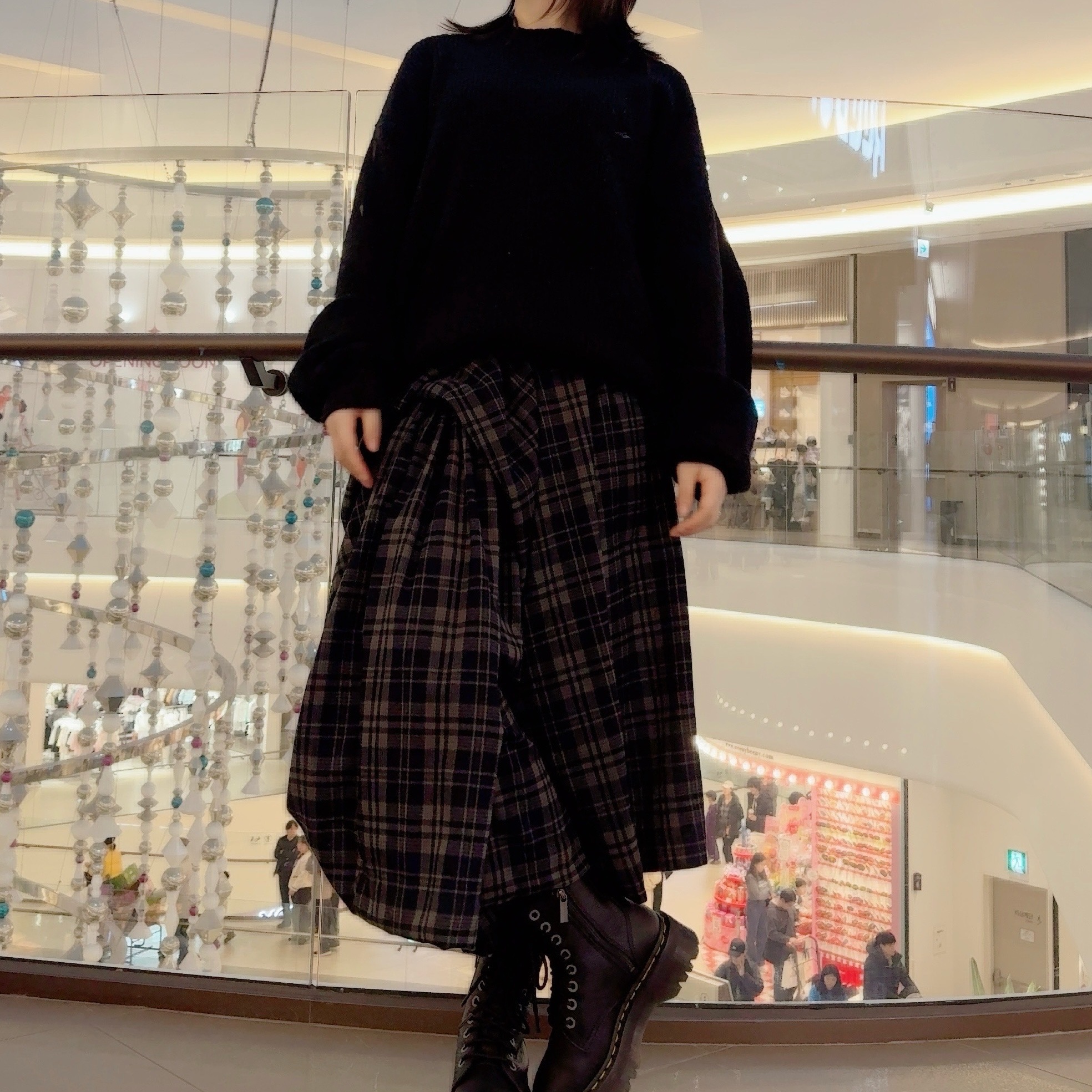 Dr. Martens Jadon III Boots Black 착용 스타일