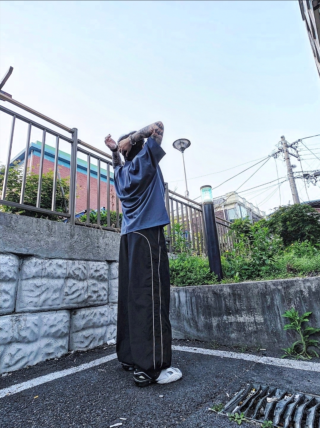 Undermycar Mu.126 Original Logo Piping Line Nylon Pants Black, Balenciaga Tyrex Sneakers Black White 착용 스타일 - 1