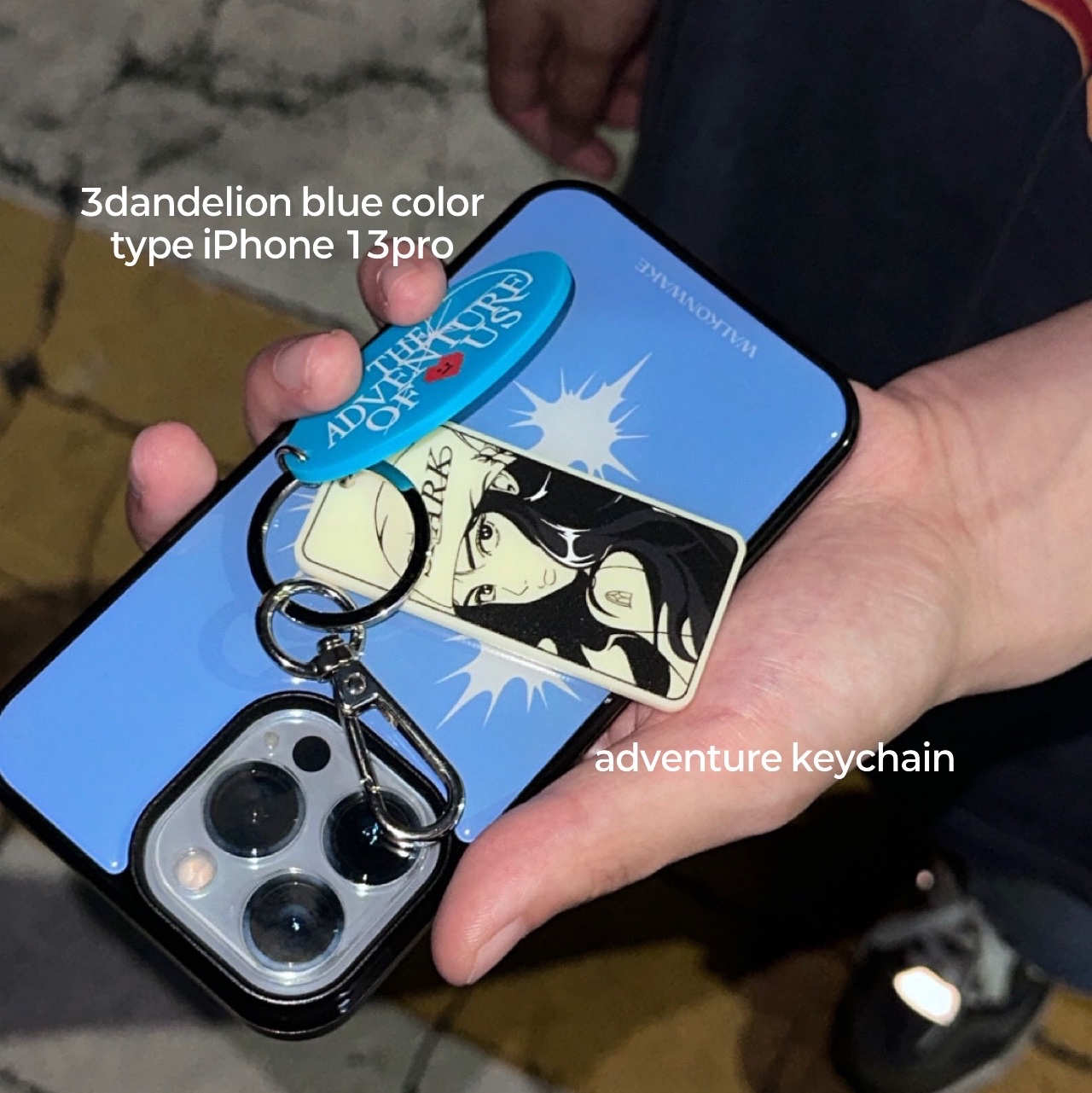 WALKONWAKE Adventure keychain, WALKONWAKE 3Dandelion blue 착용 스타일