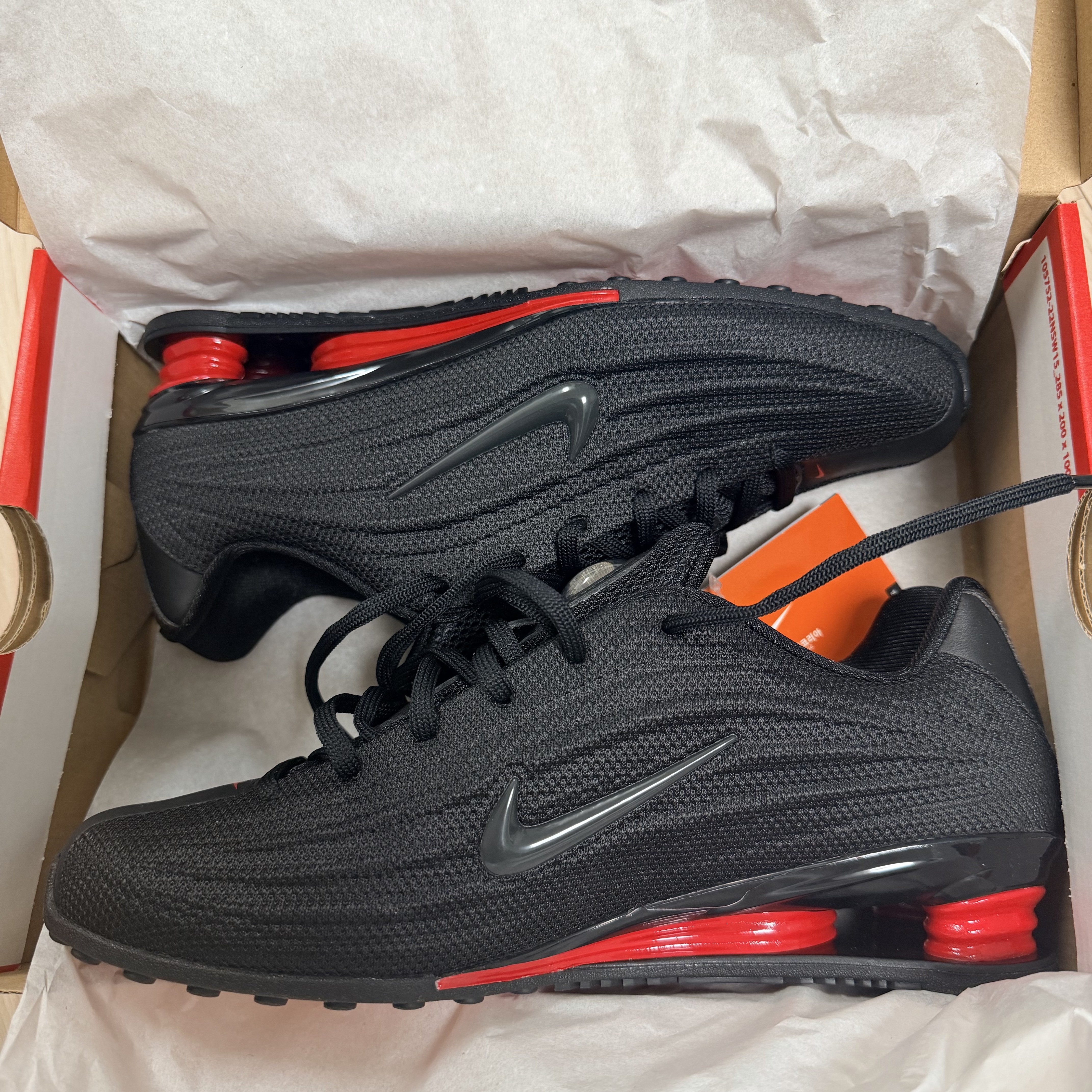 (W) Nike Shox Z Black University Red 착용 스타일 - 1
