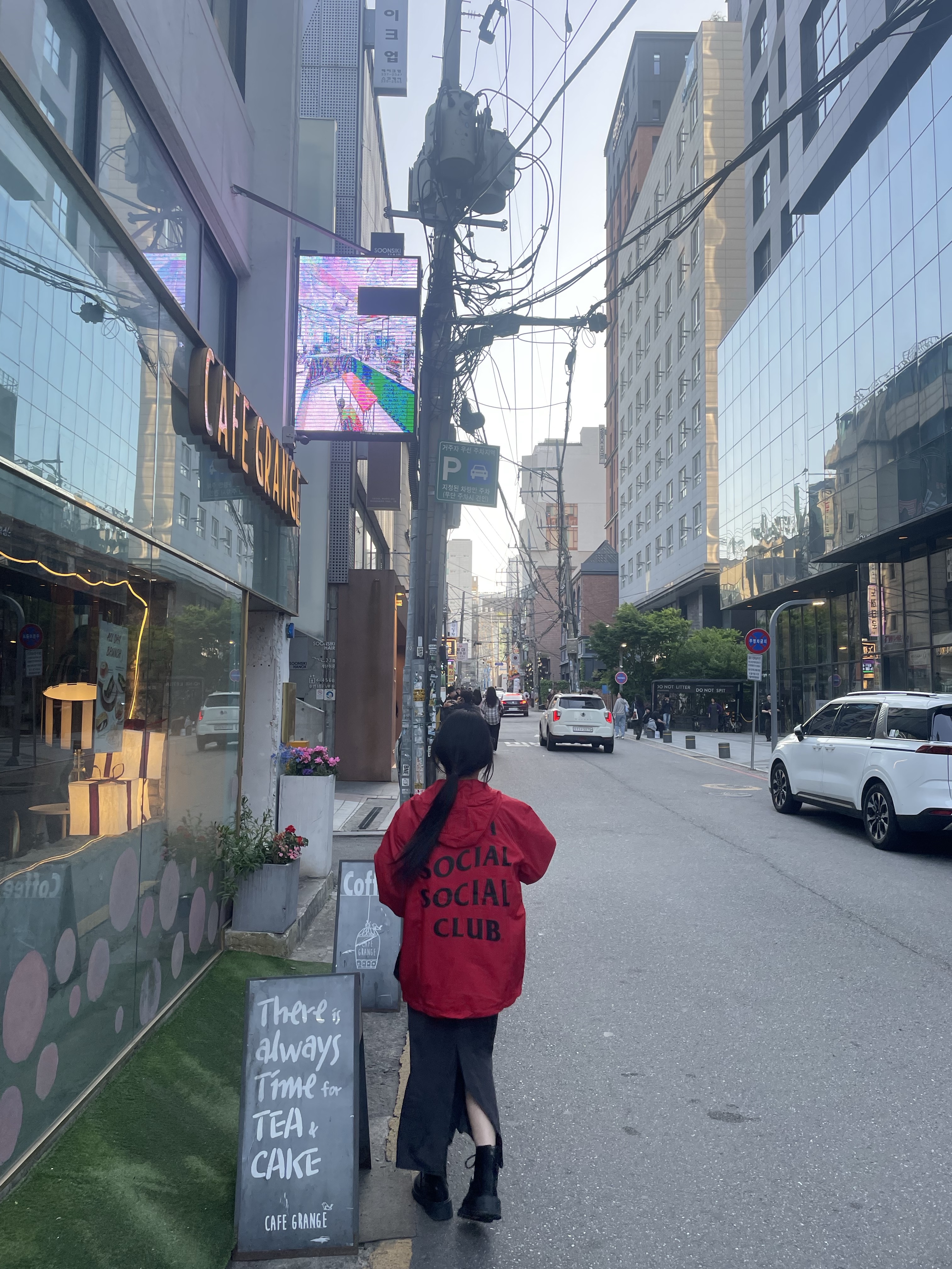 Anti Social Social Club Windbreaker Red 착용 스타일