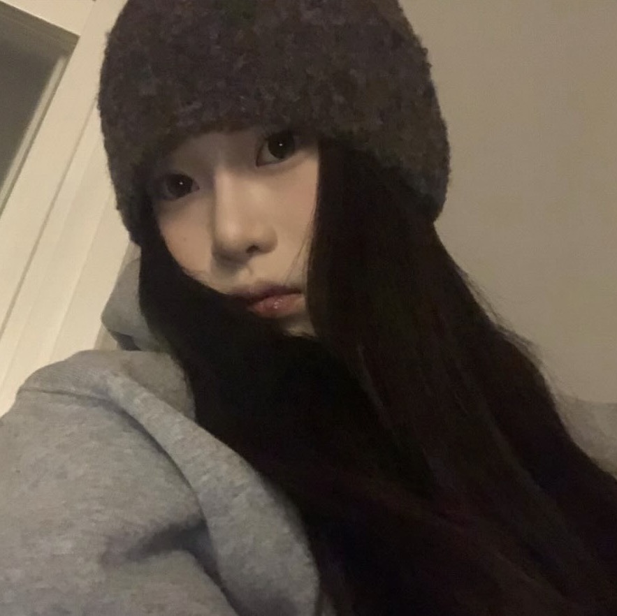 MILLO WOMEN Fluffy Beanie Multi Brown 착용 스타일
