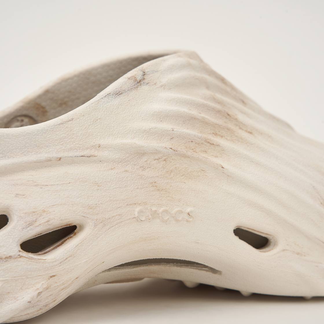크록스 에코 워터컬러 마블드 웨이브 클로그 본 멀티(Crocs Echo Watercolor Marbled Wave Clog Bone Multi) - 8