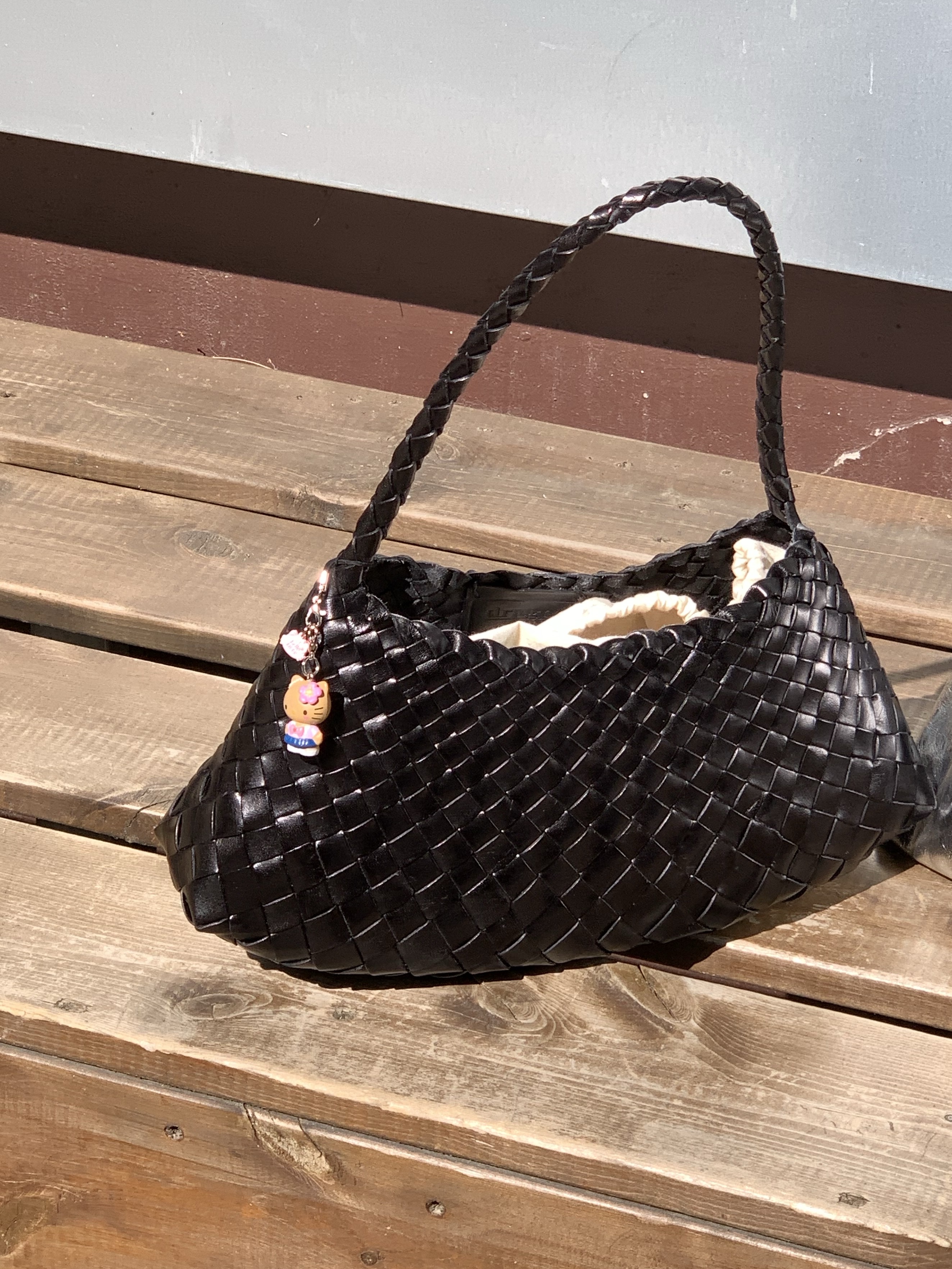 Dragon Diffusion Rosanna Black 착용 스타일