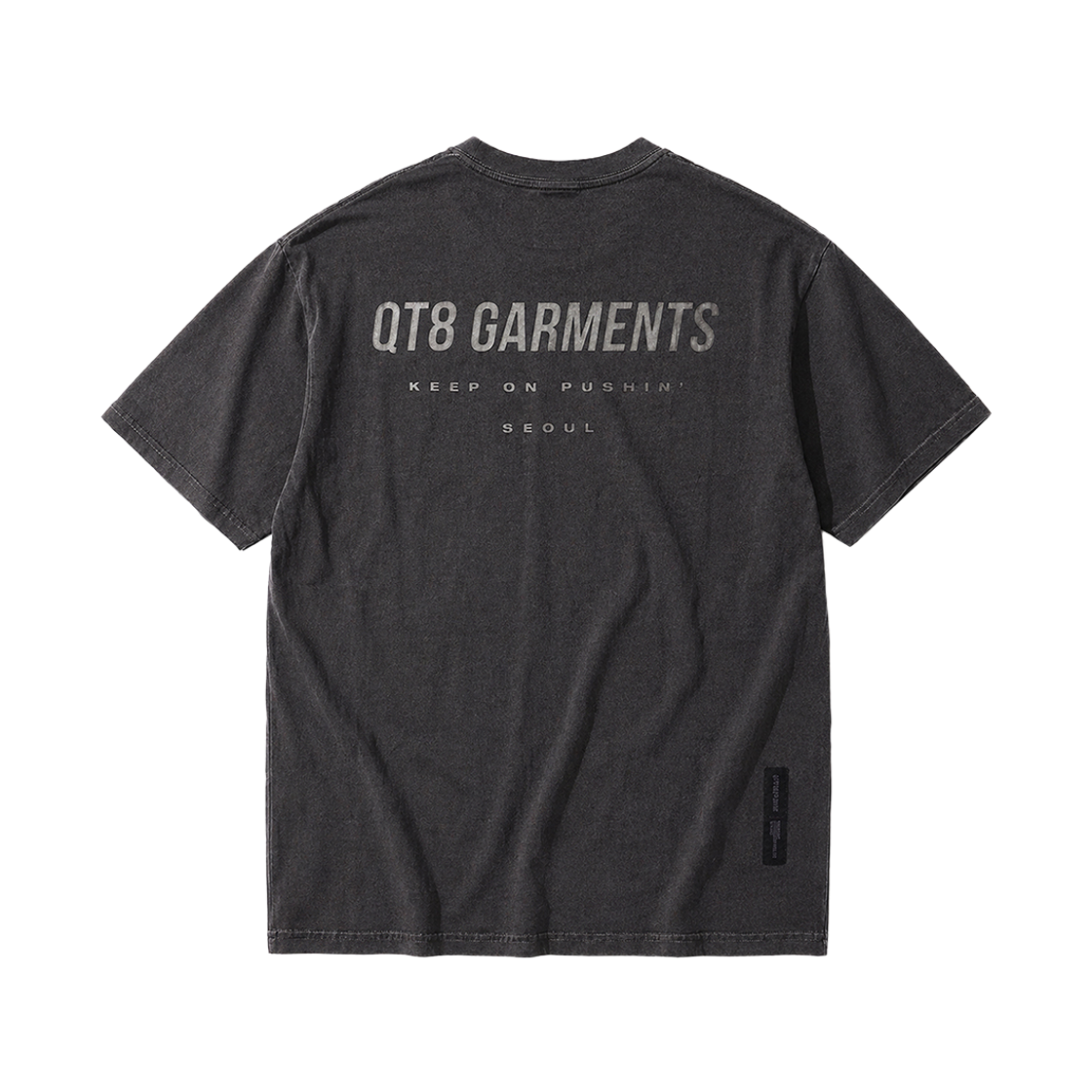 Q5MMTS004CHA QT8 GARMENTS Pigment Simple Logo Tee Charcoal
