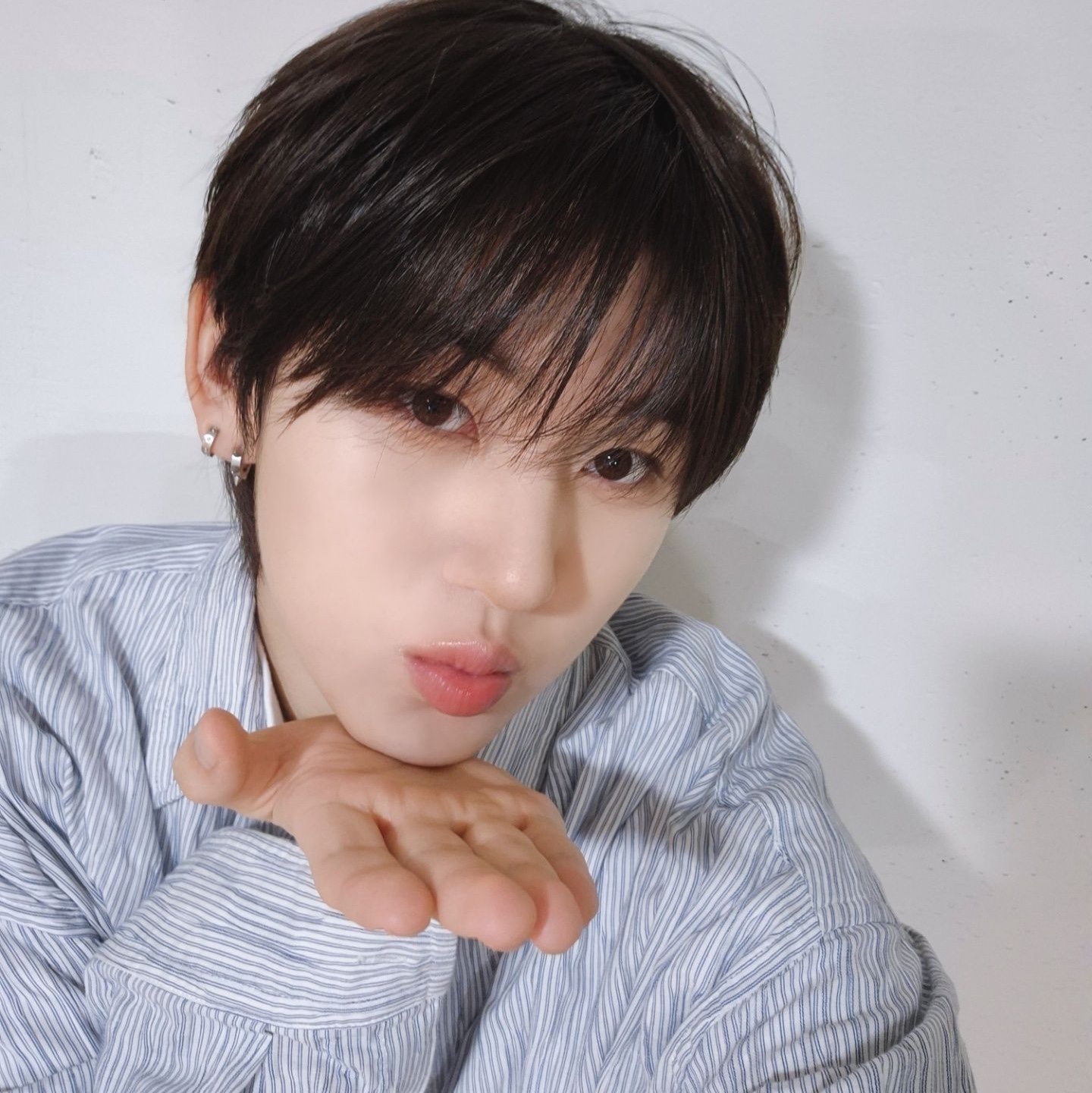 Nonnod Flexible string tucked stripe shirt Sky blue 착용 스타일 - 5