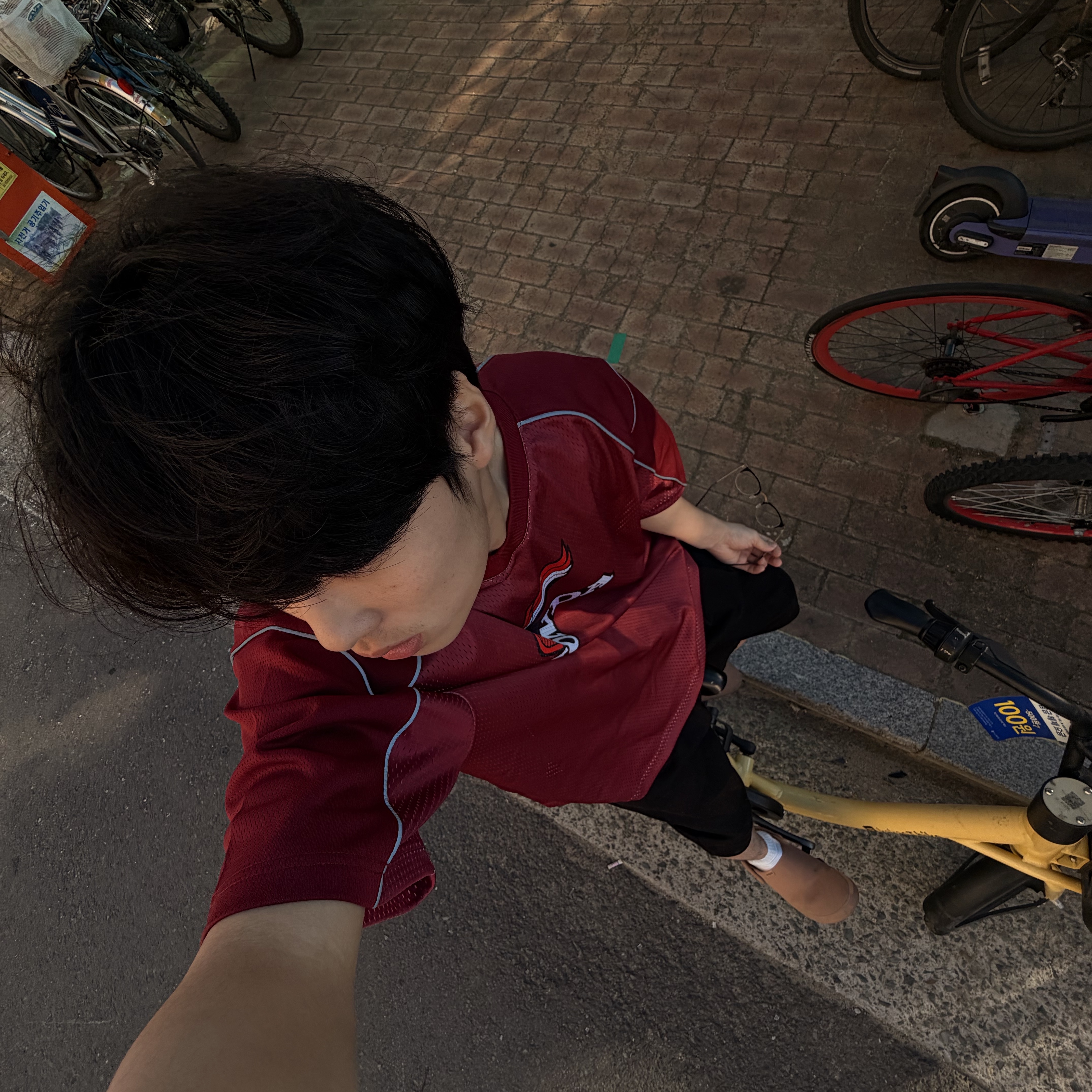 [KREAM 단독] Honda x Tree13 CR 250 Box Mesh Short Sleeve Burgundy 착용 스타일