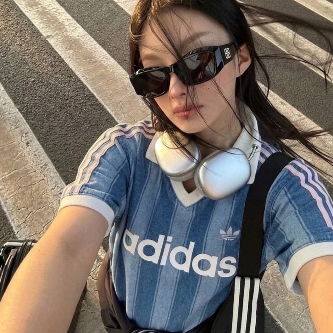 (W) Adidas Originals Denim Football Jersey Indigo Denim - KR Sizing 착용 스타일