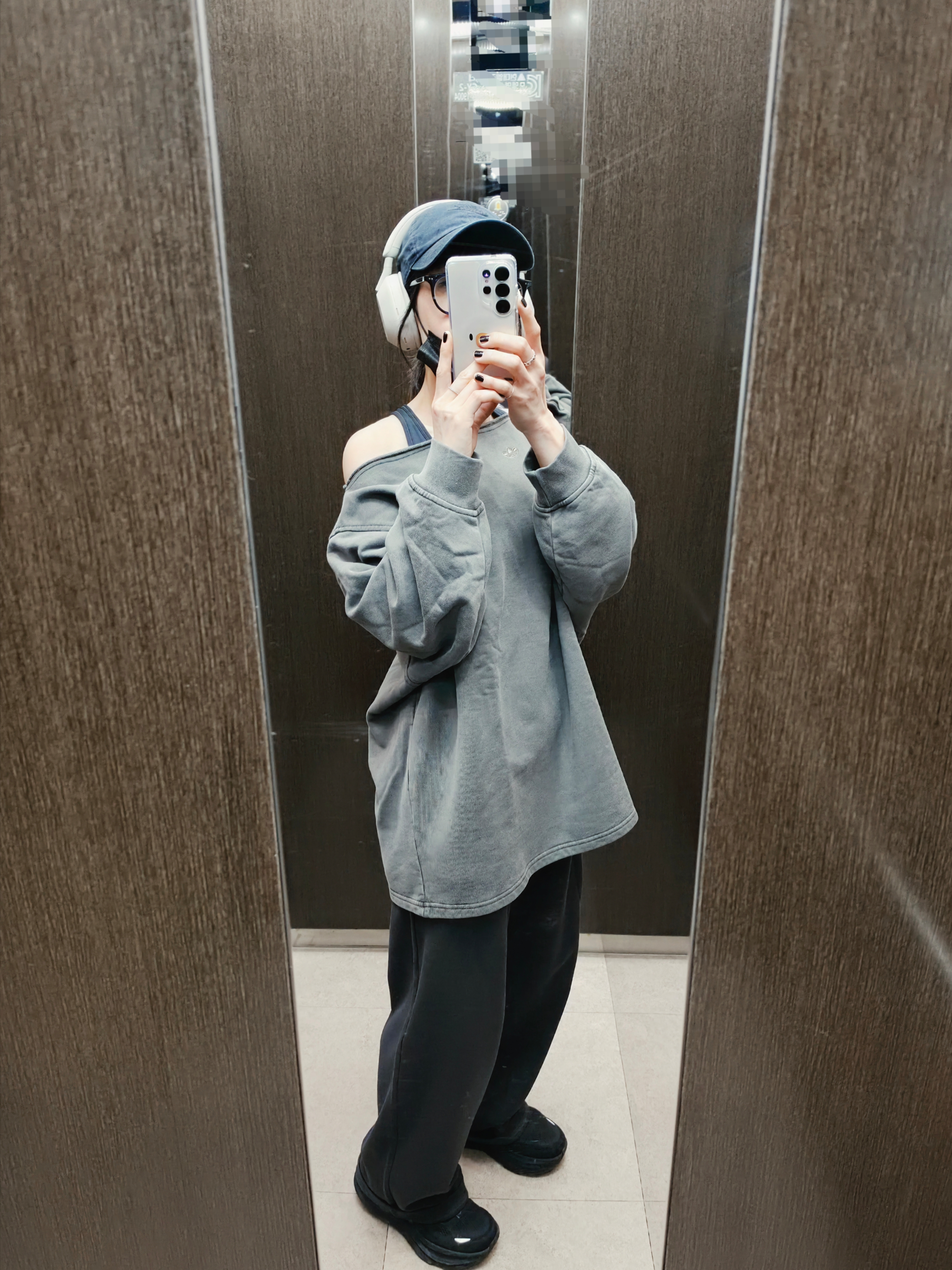 Nike Heritage 86 Futura Washed Cap Black, Sony WH-1000XM5 Silver (Korean Ver.) 착용 스타일