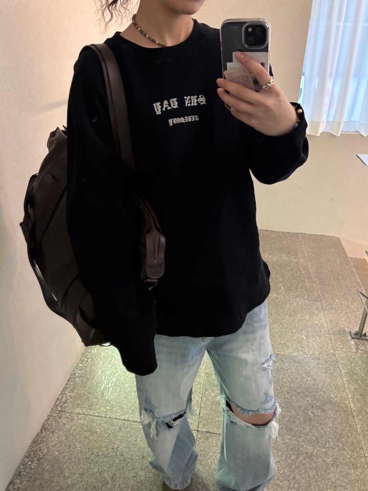 Sunday Ceremony Fade Long Sleeve Tee - Black, Sunday Ceremony Crack Leather 2Way Tote Bag - Brown 착용 스타일 - 2