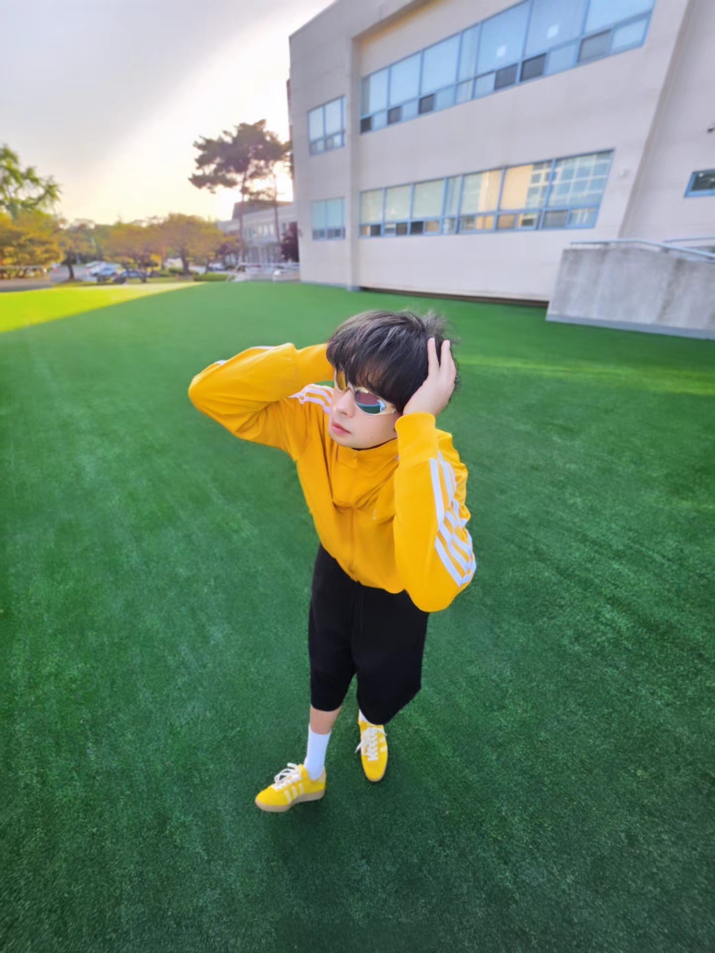 Adidas Adicolor Classic Firebird Track Top Preloved Yellow - KR Sizing, Adidas Bermuda Bold Gold 착용 스타일 - 4