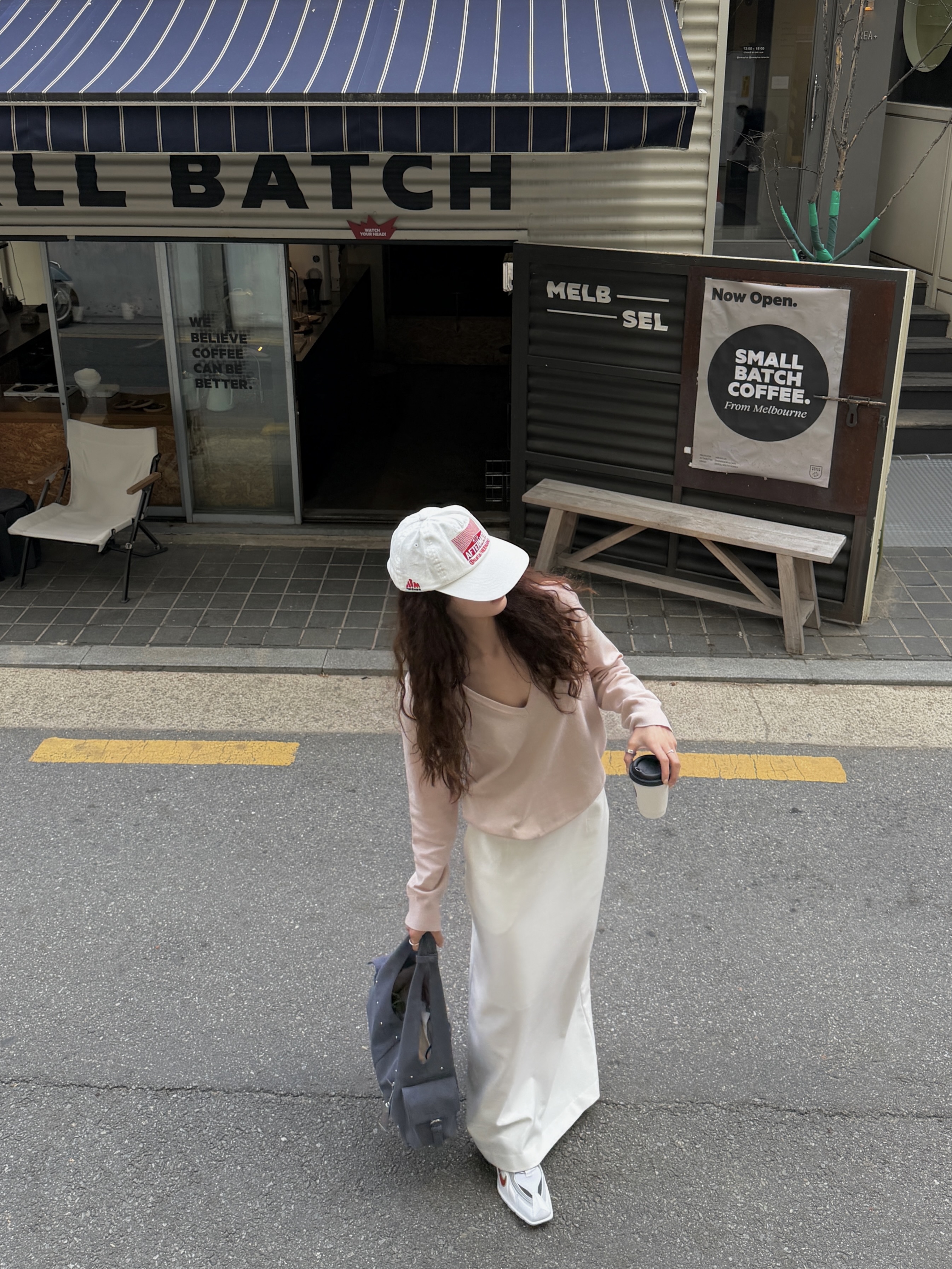 Aftermath Cigar 5 Panel Ball Cap Off White, Nike x Martine Rose Shox MR4 White and Varsity Red 착용 스타일 - 6