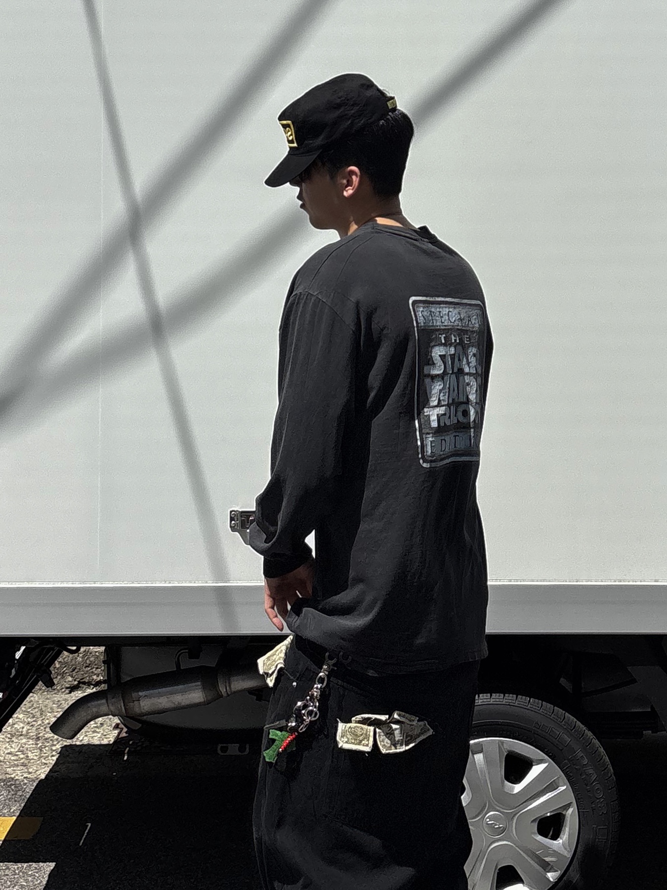 Hommless $13 Bill Pocket Pants Black, Rick Owens Vintage Sneakers Forest Milk 착용 스타일 - 2