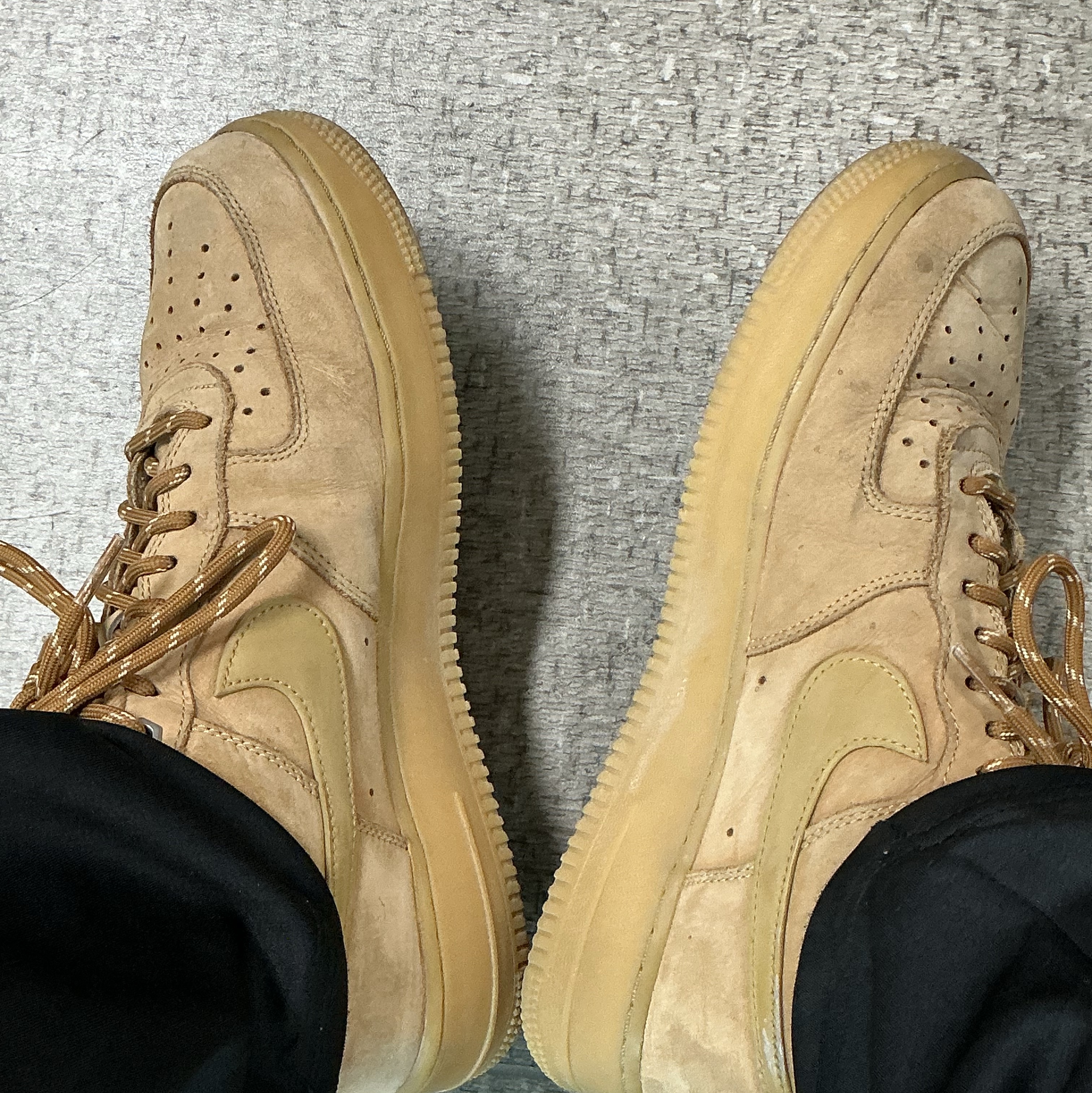 Nike Air Force 1 '07 WB Flax 착용 스타일