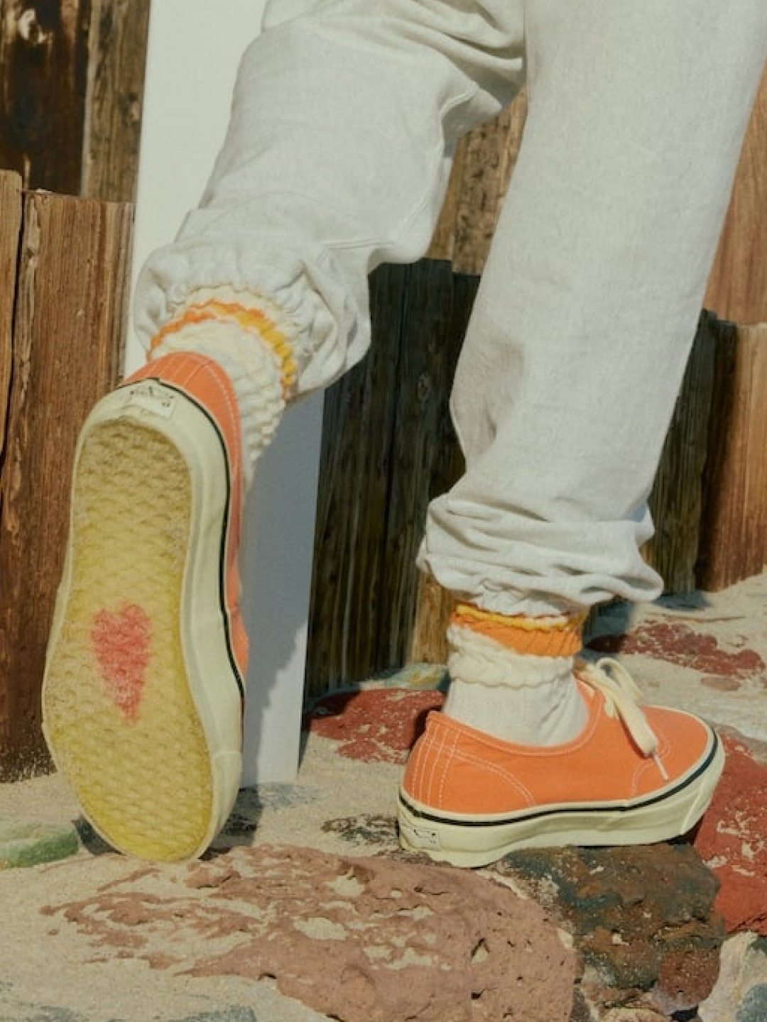 (W) Vans x Beams Boy Authentic Vintage Orange 착용 스타일 - 4