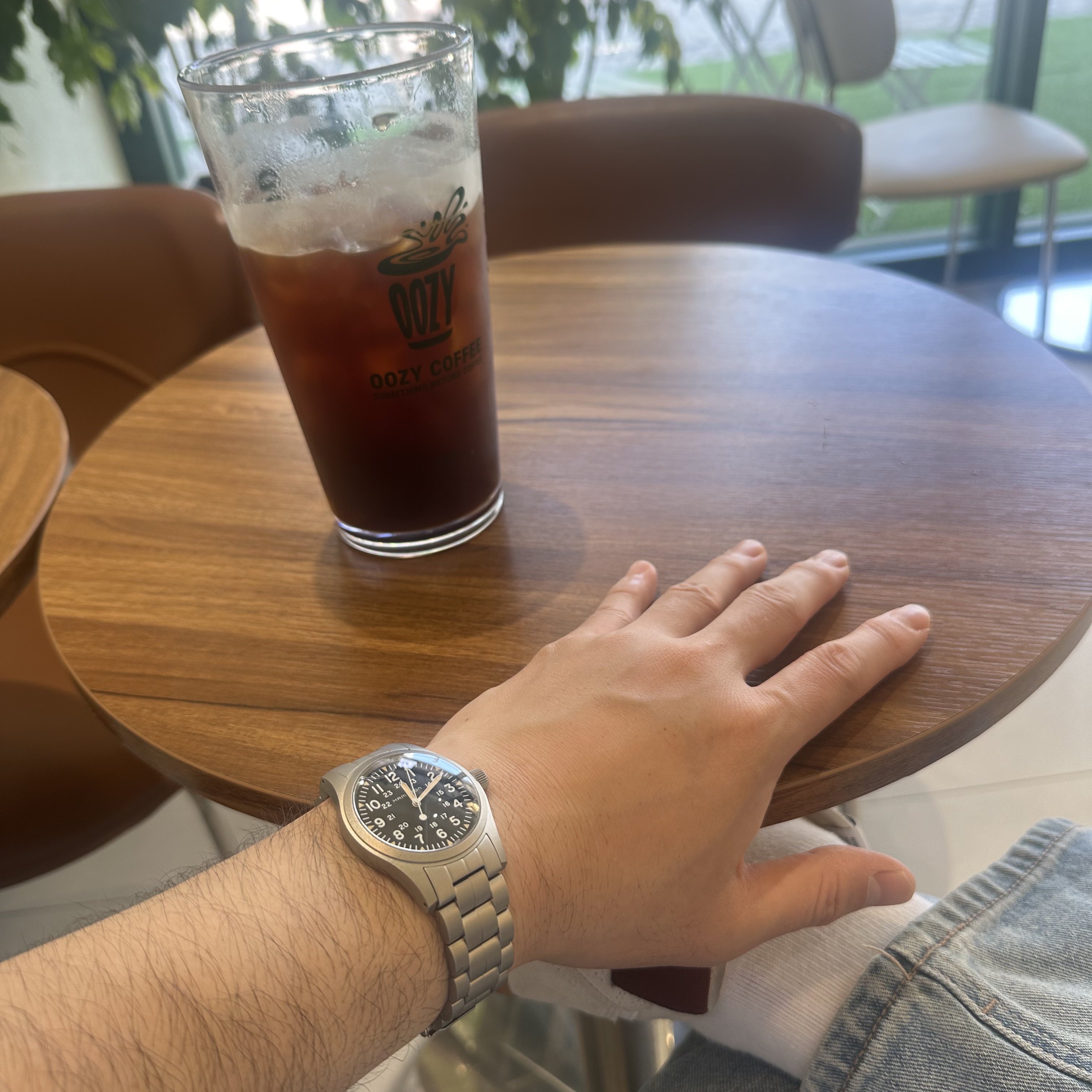 Hamilton Khaki Field Mechanical 38mm Stainless Steel Black 착용 스타일