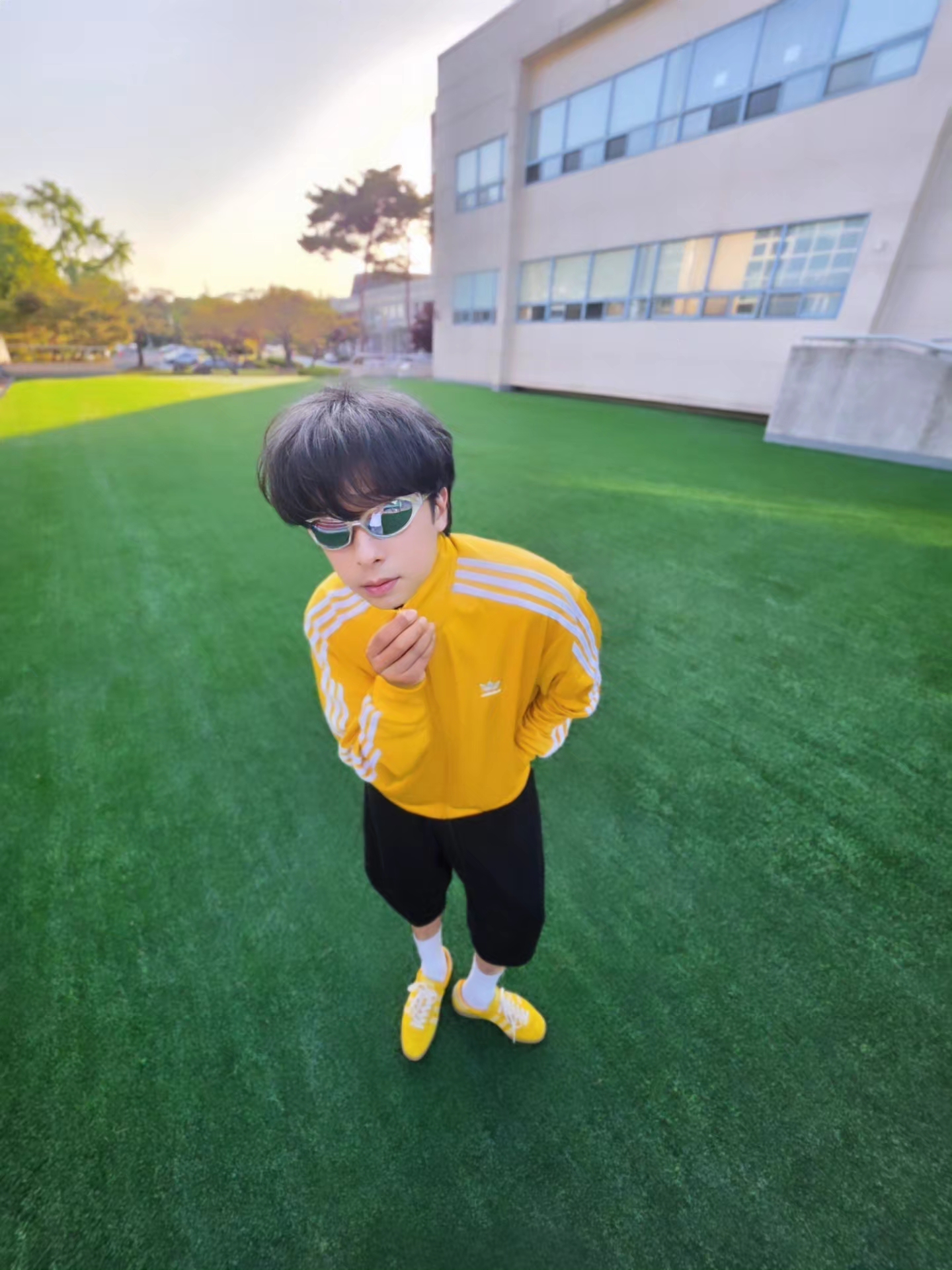 Adidas Adicolor Classic Firebird Track Top Preloved Yellow - KR Sizing, Adidas Bermuda Bold Gold 착용 스타일 - 5
