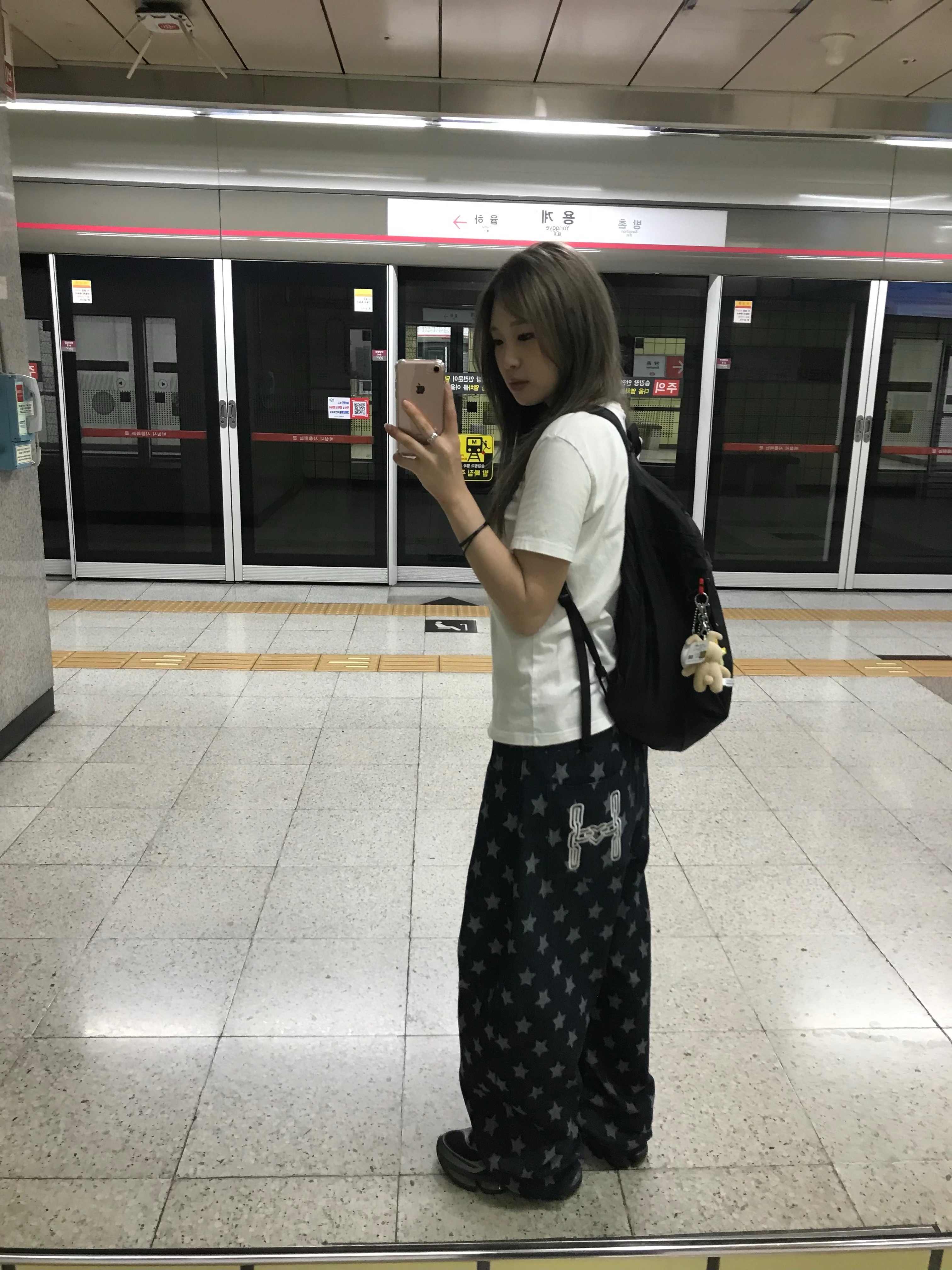 Arc'teryx Heliad 15 Backpack Black, New Balance 2000 Abzorb Black 착용 스타일 - 2