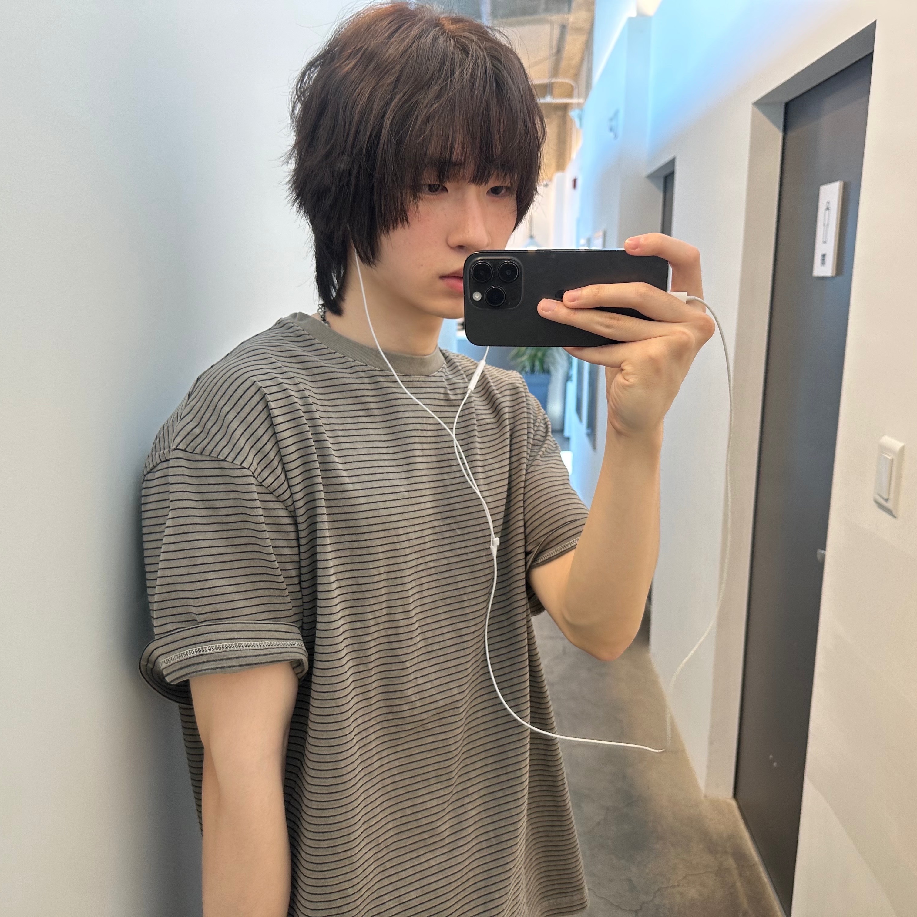 NOMANUAL C.B String Bag Charcoal 착용 스타일 - 5