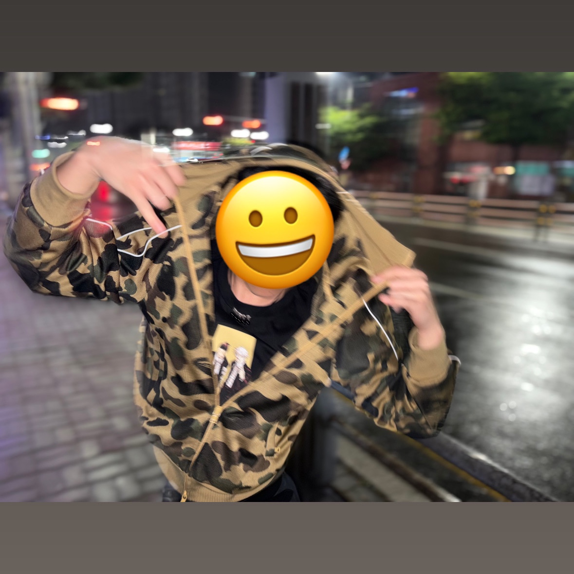 BAPE 1st Camo Logo Relaxed Fit Track Jacket Yellow, Uniqlo UT Shueisha 100th Anniversary Jujutsu Kaisen T-Shirt Black 착용 스타일