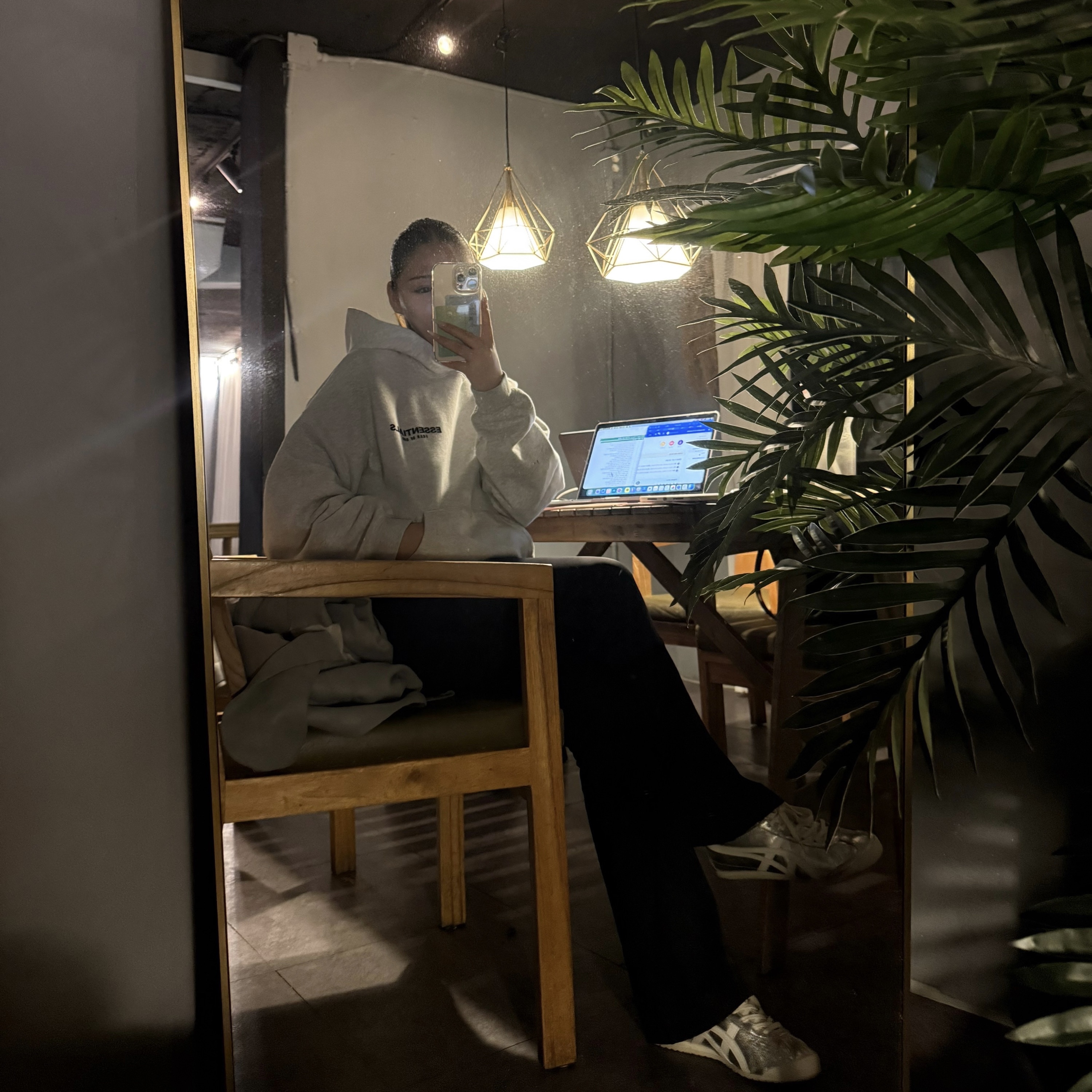 Onitsuka Tiger Mexico 66 Silver Off White, Essentials The Core Collection Hoodie Light Oatmeal 착용 스타일