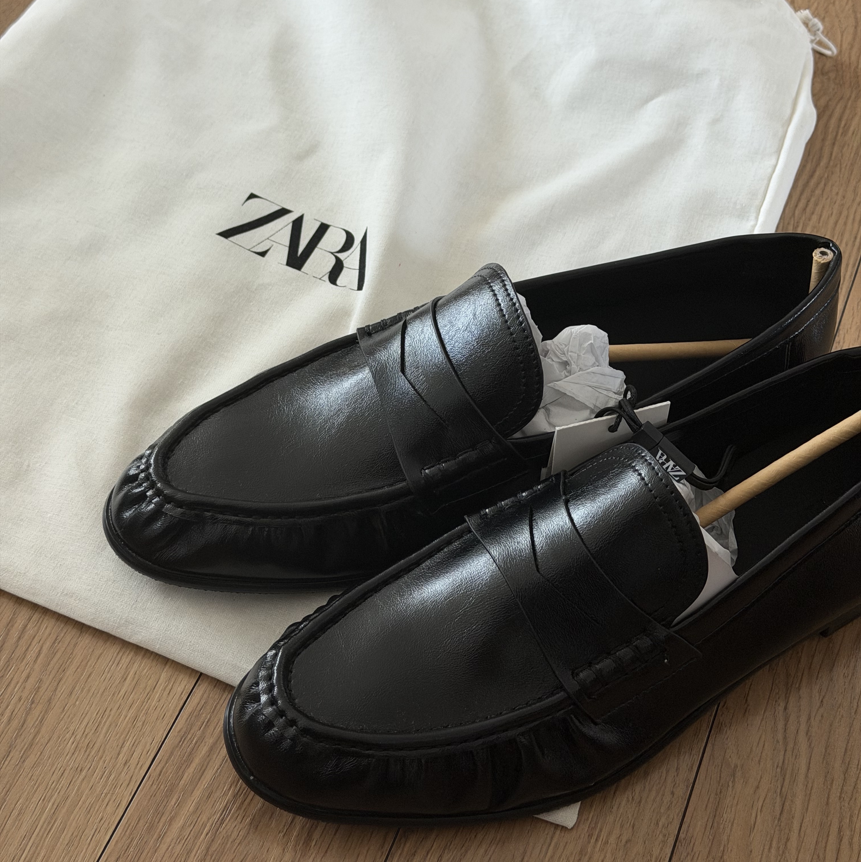 Zara Penny Leather Loafers Black 착용 스타일
