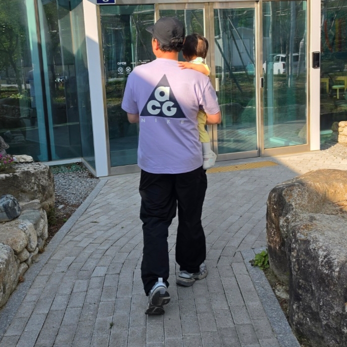 Nike ACG Max 90 T-Shirt Hydrangeas Thunder Blue - Asia 착용 스타일