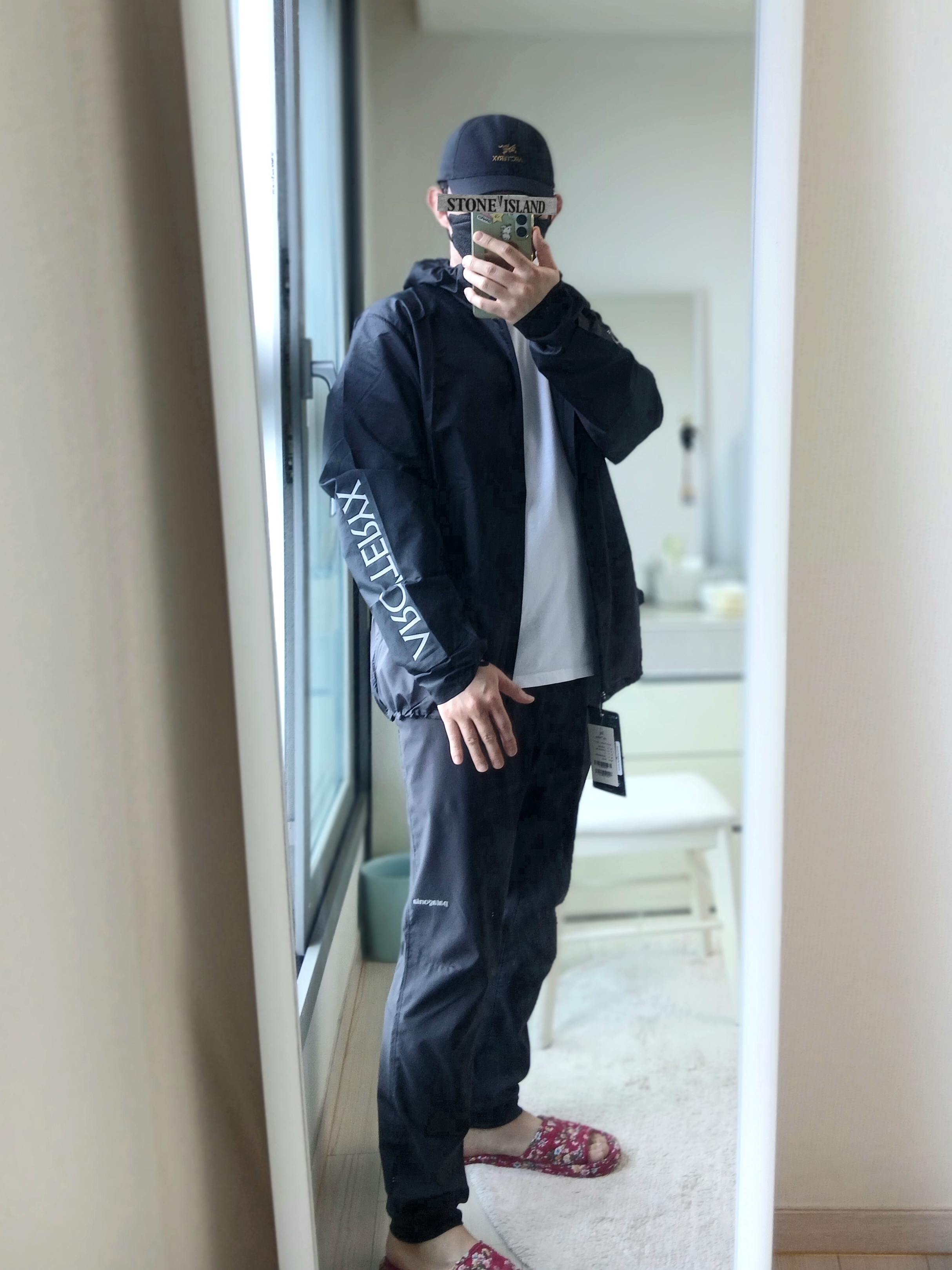 Arc'teryx Bird Word Cap 24K Black, Patagonia Terrebonne Joggers Black 착용 스타일 - 5