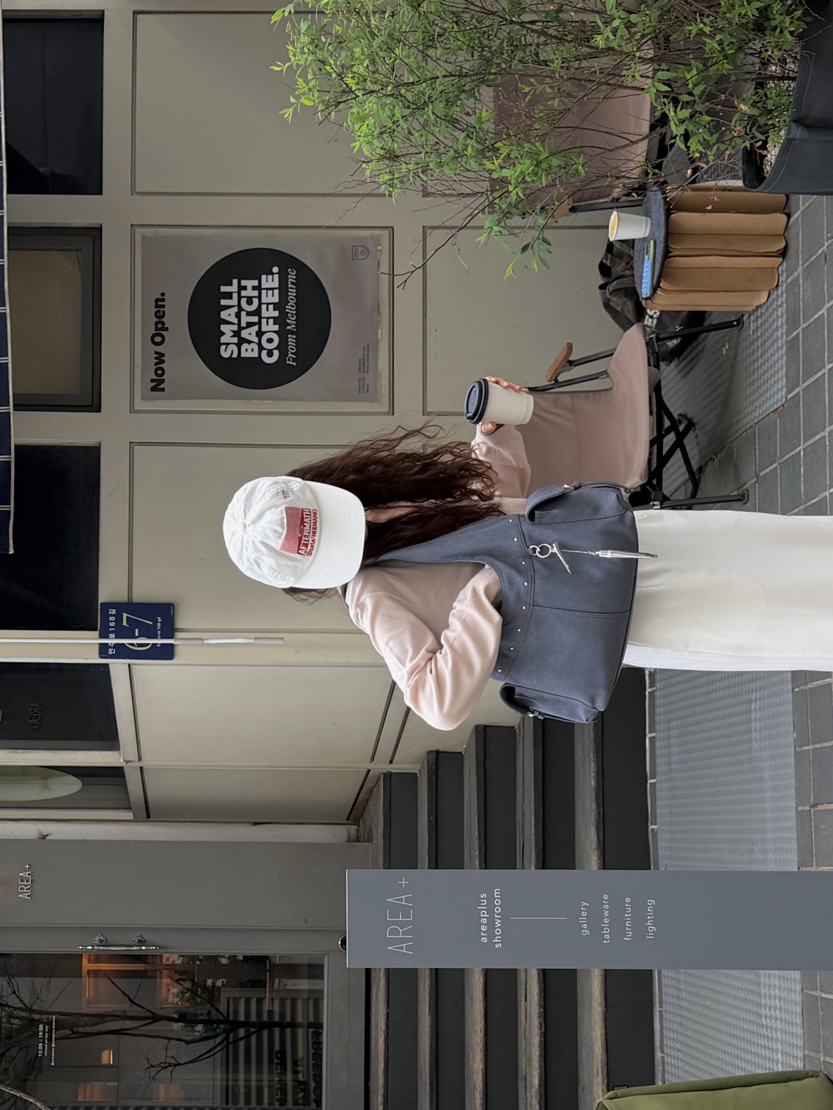 Aftermath Cigar 5 Panel Ball Cap Off White, Nike x Martine Rose Shox MR4 White and Varsity Red 착용 스타일 - 2