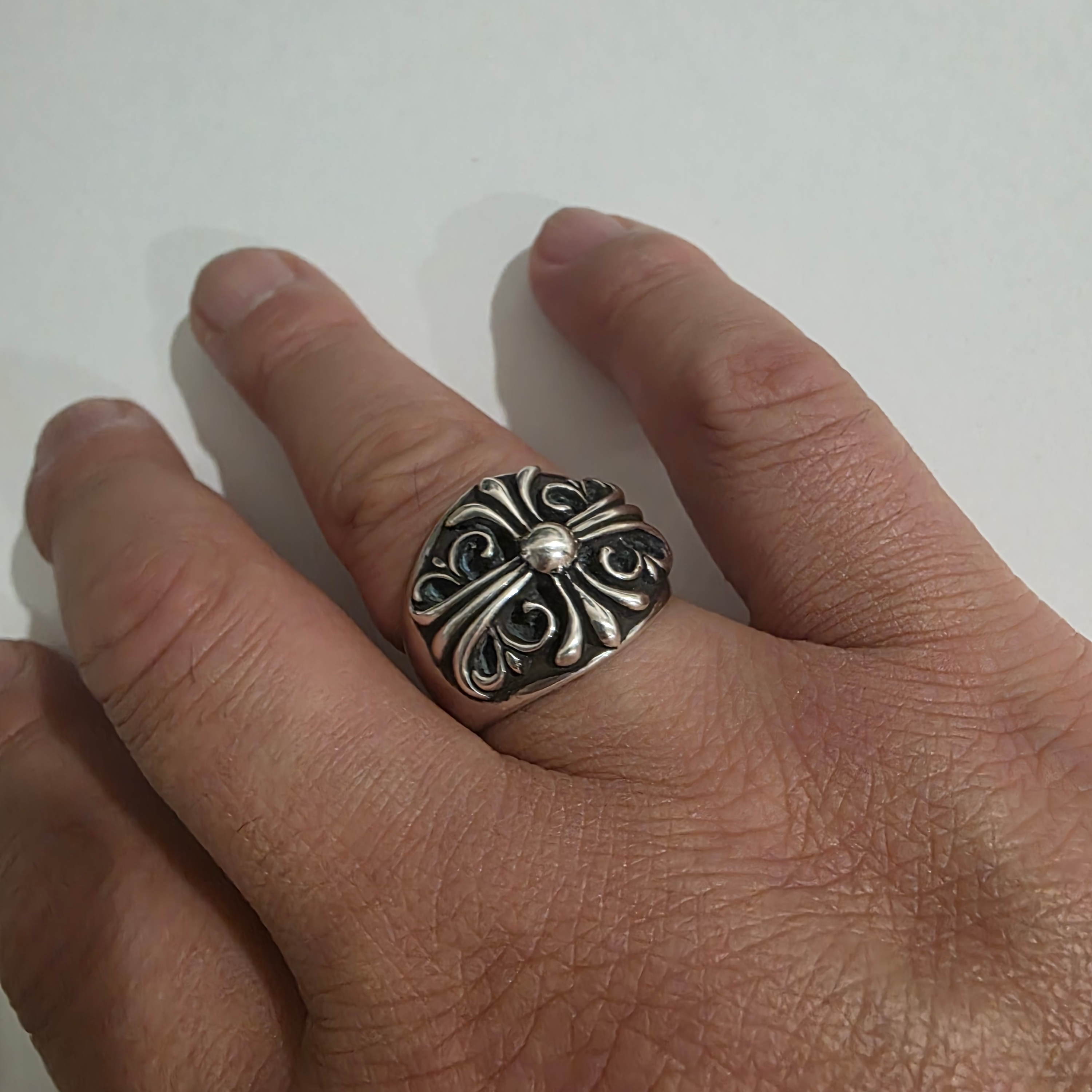 Chrome Hearts Keeper Ring Silver 착용 스타일 - 1
