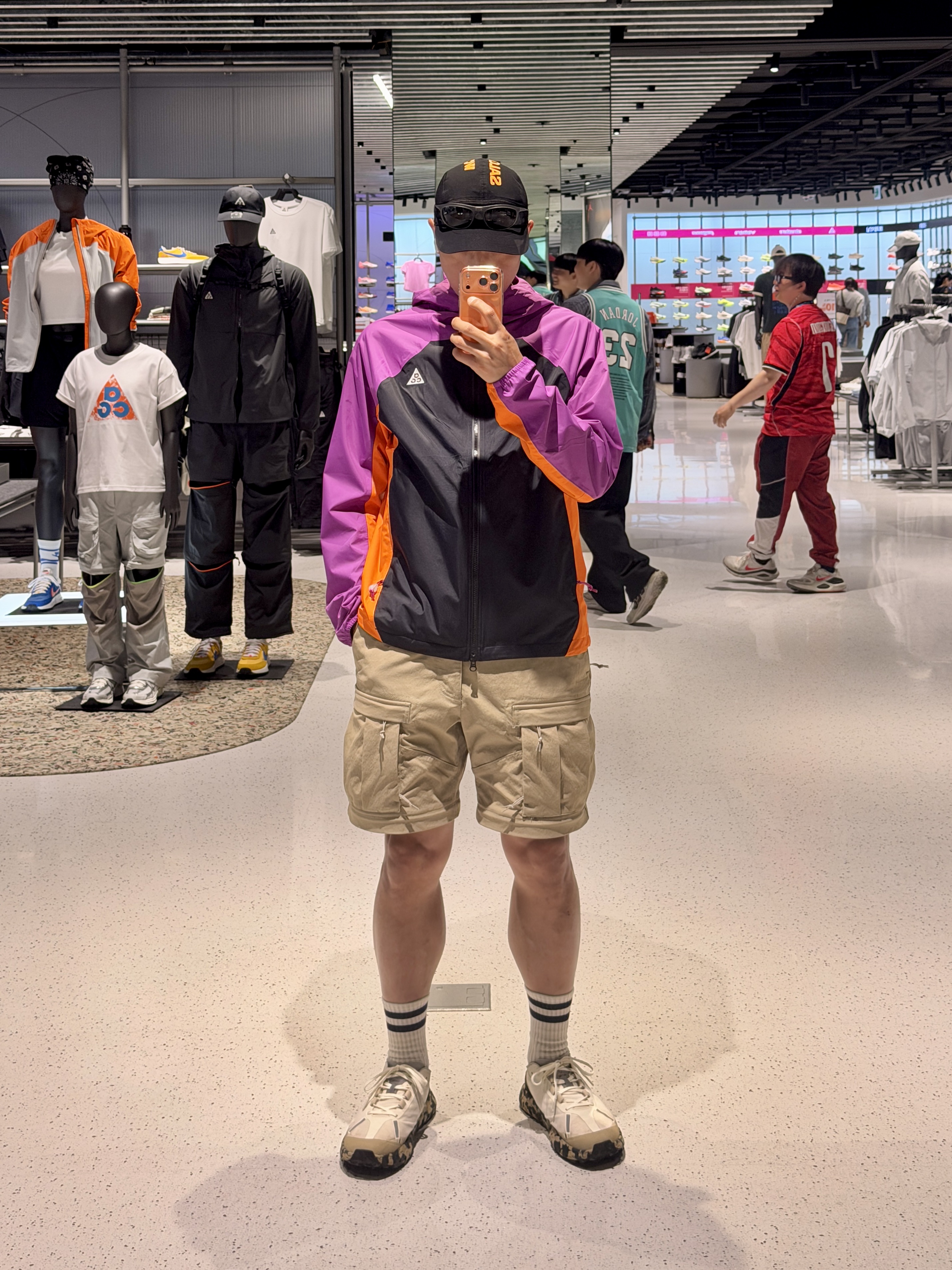 Norda 001A Abyss, Nike ACG Smith Summit Cargo Pants Khaki Iron Ore - Asia 착용 스타일 - 1