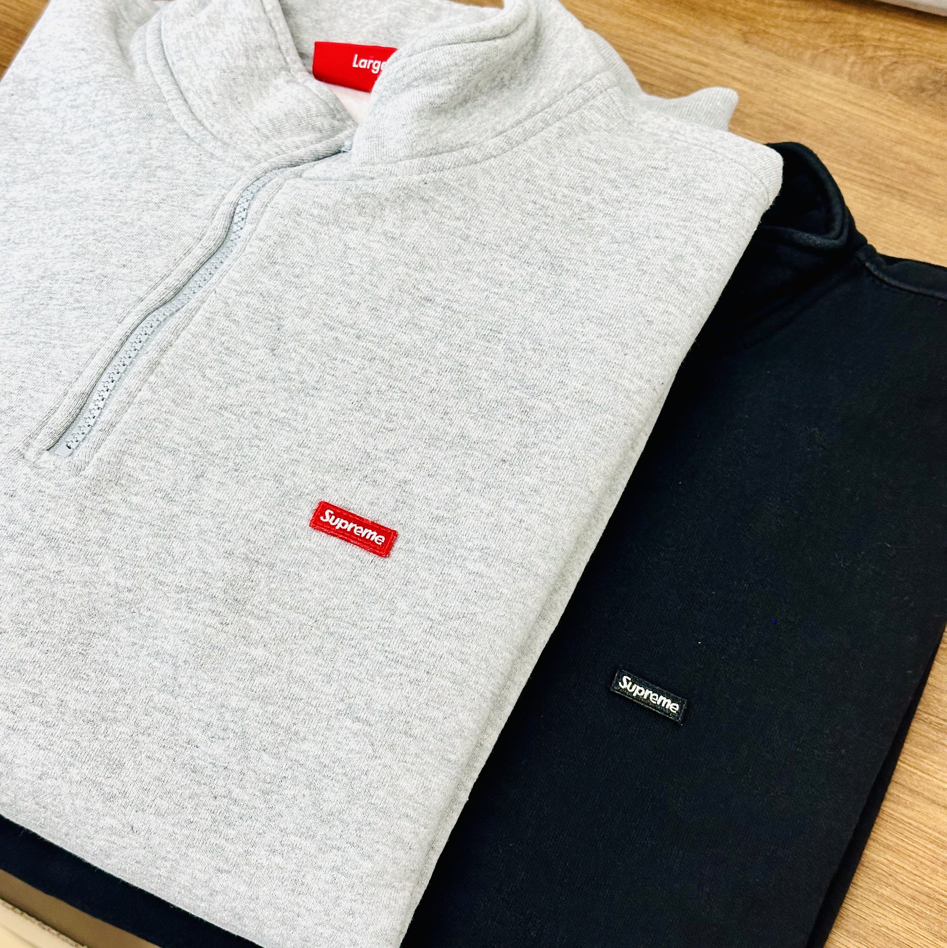 Supreme Small Box Half Zip Pullover Heather Grey - 26SS, Supreme Small Box Half Zip Pullover Black - 26SS 착용 스타일