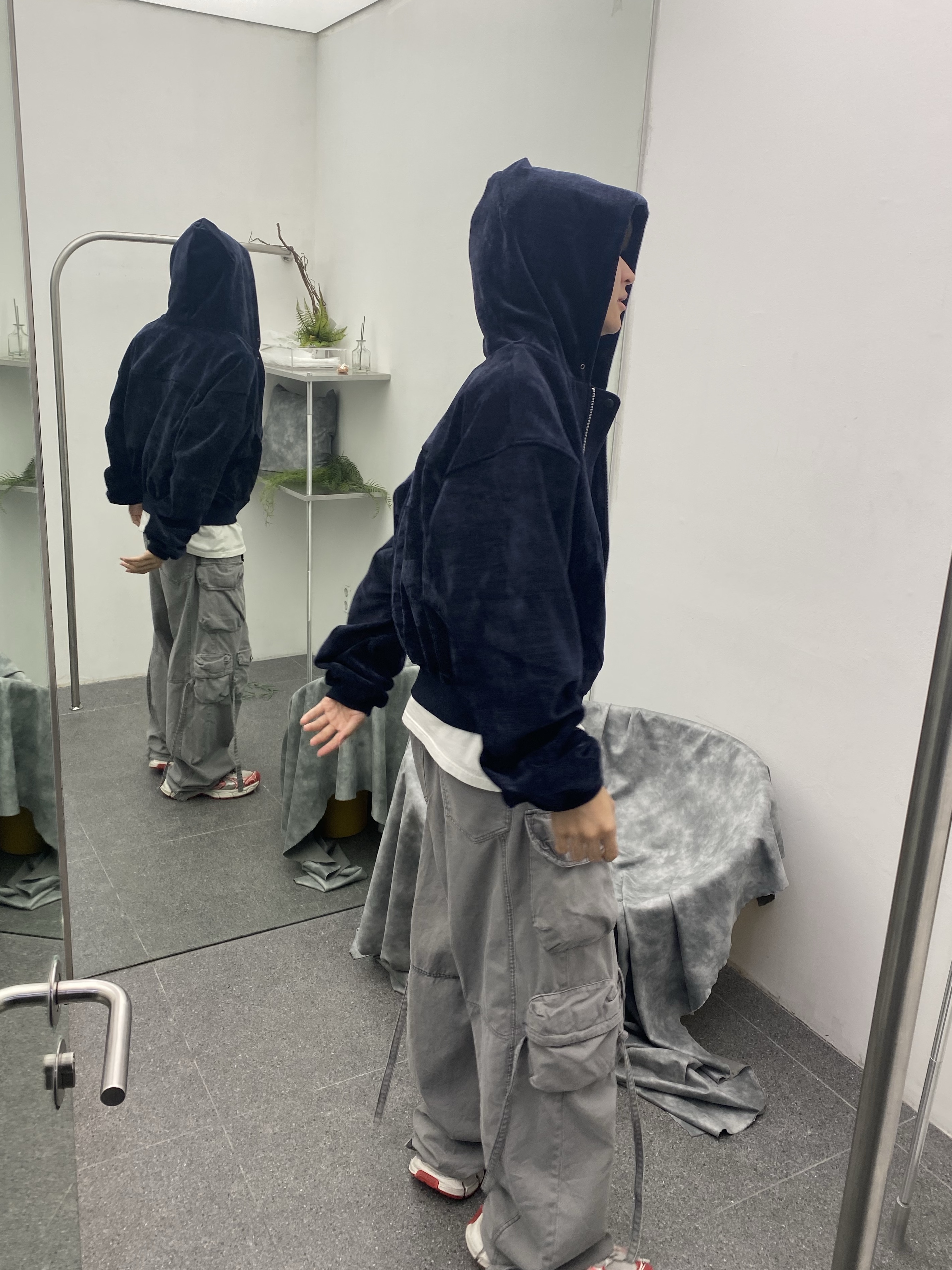 Balenciaga 3XL Sneakers White Red, Haleine Cropped Velour Zip Up Hoodie Navy (VT307) 착용 스타일 - 2
