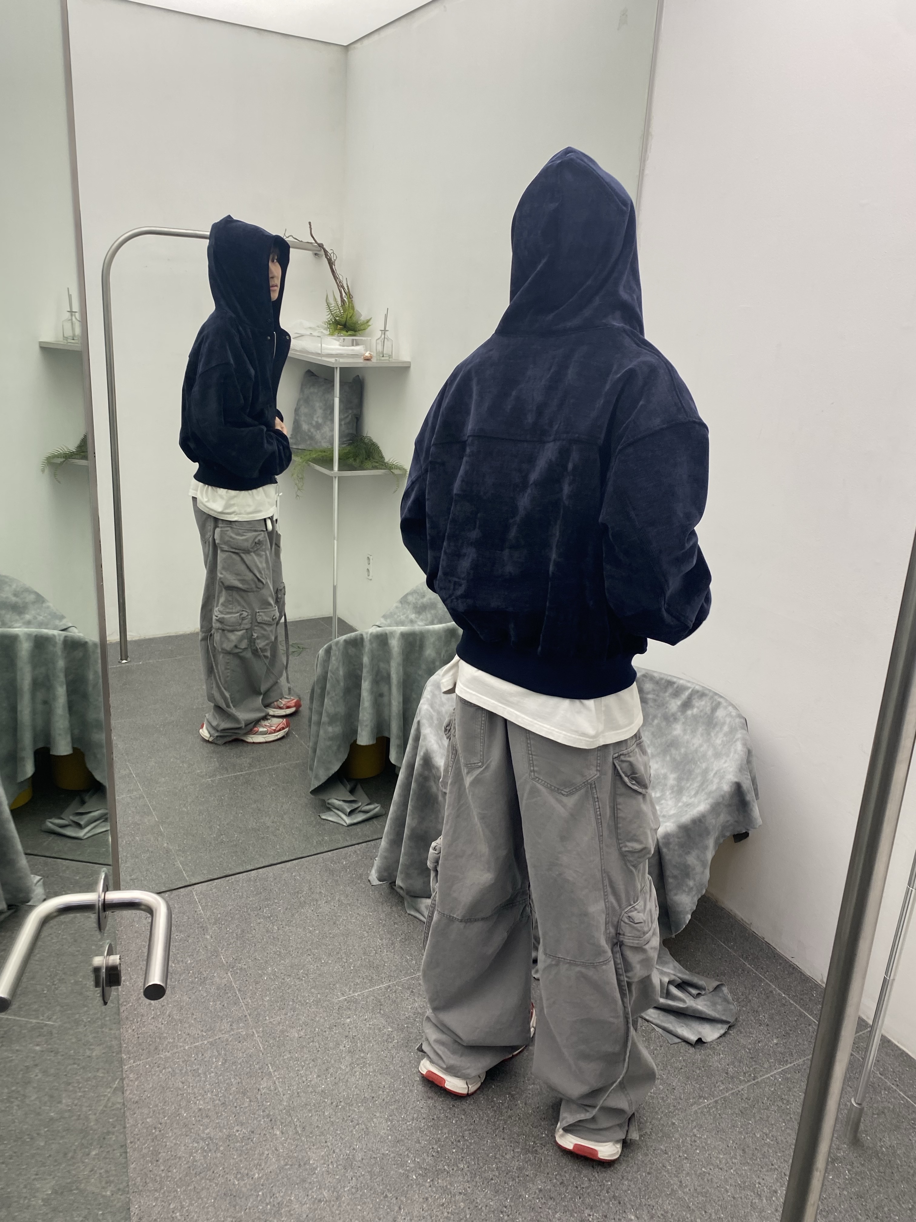 Balenciaga 3XL Sneakers White Red, Haleine Cropped Velour Zip Up Hoodie Navy (VT307) 착용 스타일 - 1