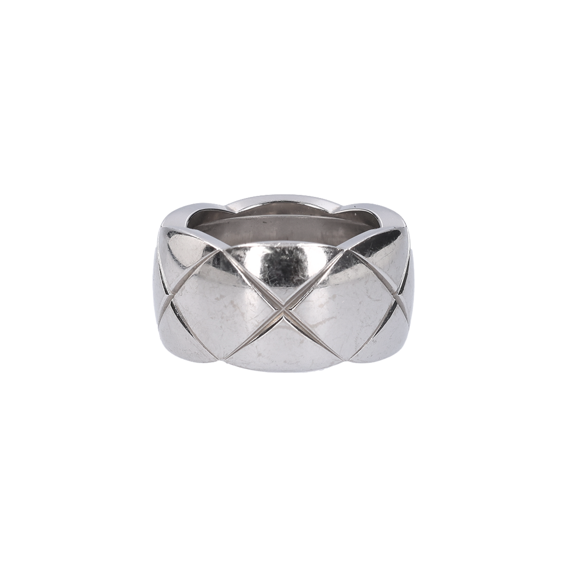 샤넬 J10573 코코 크러쉬 라지 링 퀼티드 모티프 & 18K 화이트 골드(Chanel J10573 Coco Crush Ring Quilted Motif in 18K White Gold) - 1